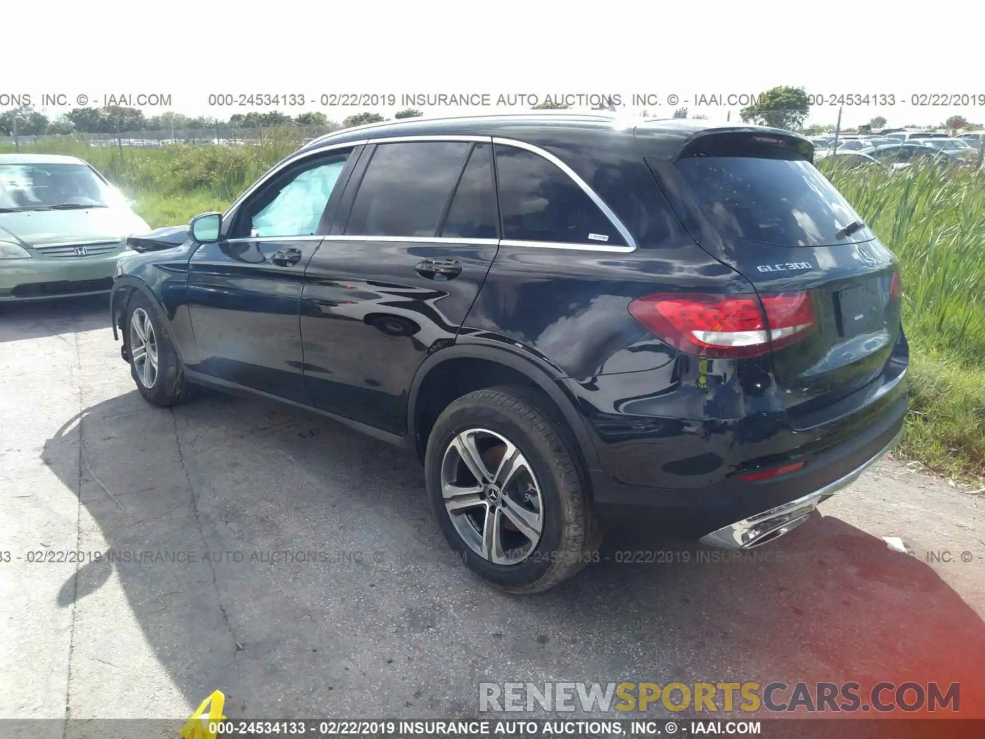 3 Photograph of a damaged car WDC0G4JB6KV118010 MERCEDES-BENZ GLC 2019