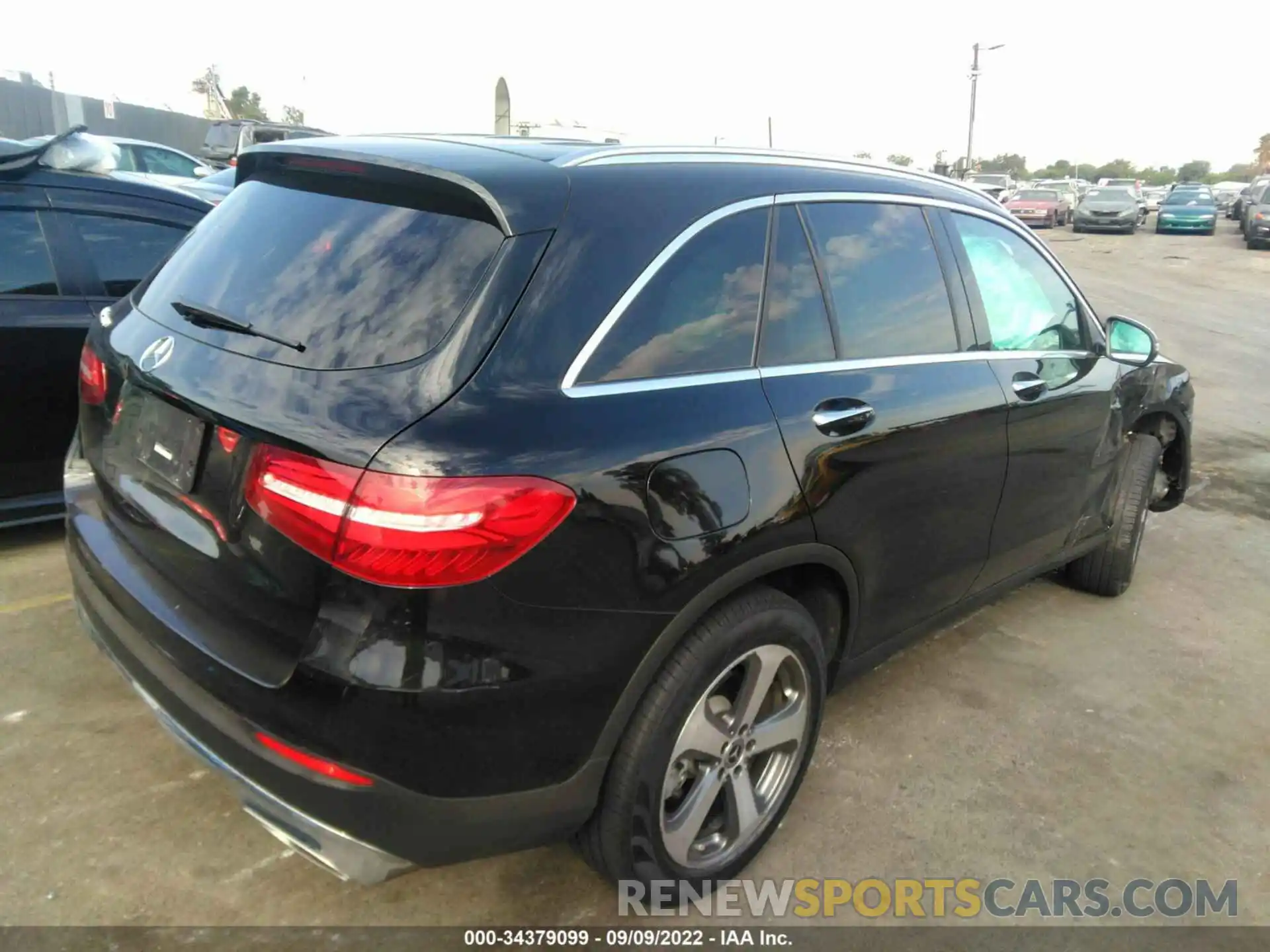 4 Photograph of a damaged car WDC0G4JB6KV118119 MERCEDES-BENZ GLC 2019