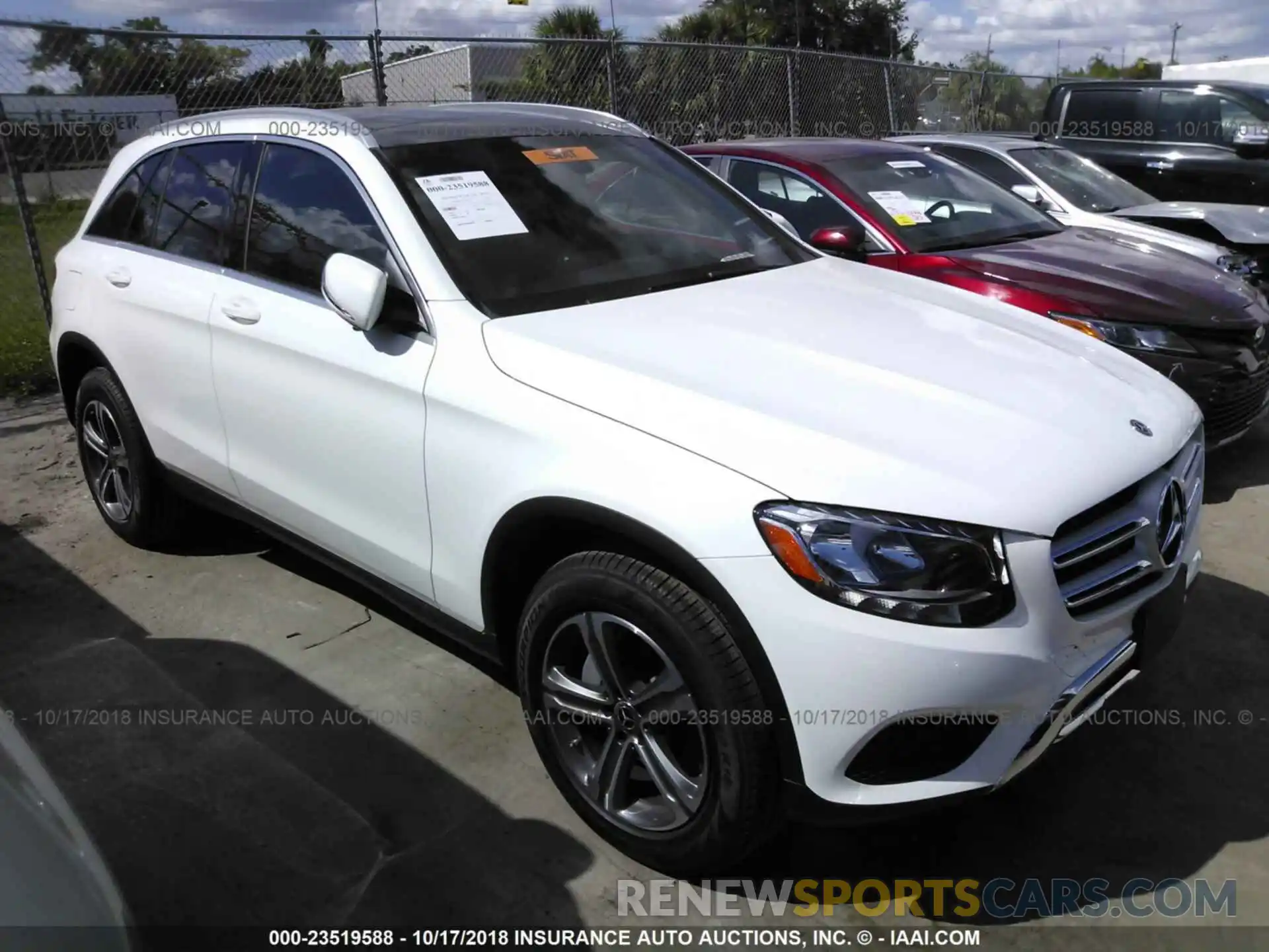 1 Photograph of a damaged car WDC0G4JB6KV121523 Mercedes-benz Glc 2019