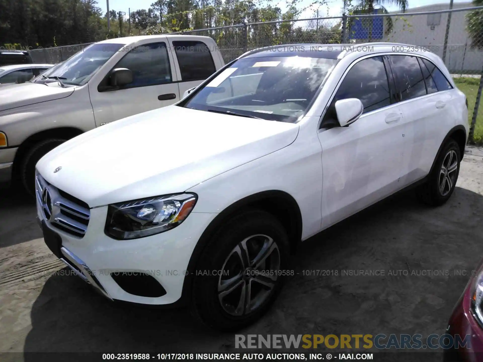 2 Photograph of a damaged car WDC0G4JB6KV121523 Mercedes-benz Glc 2019