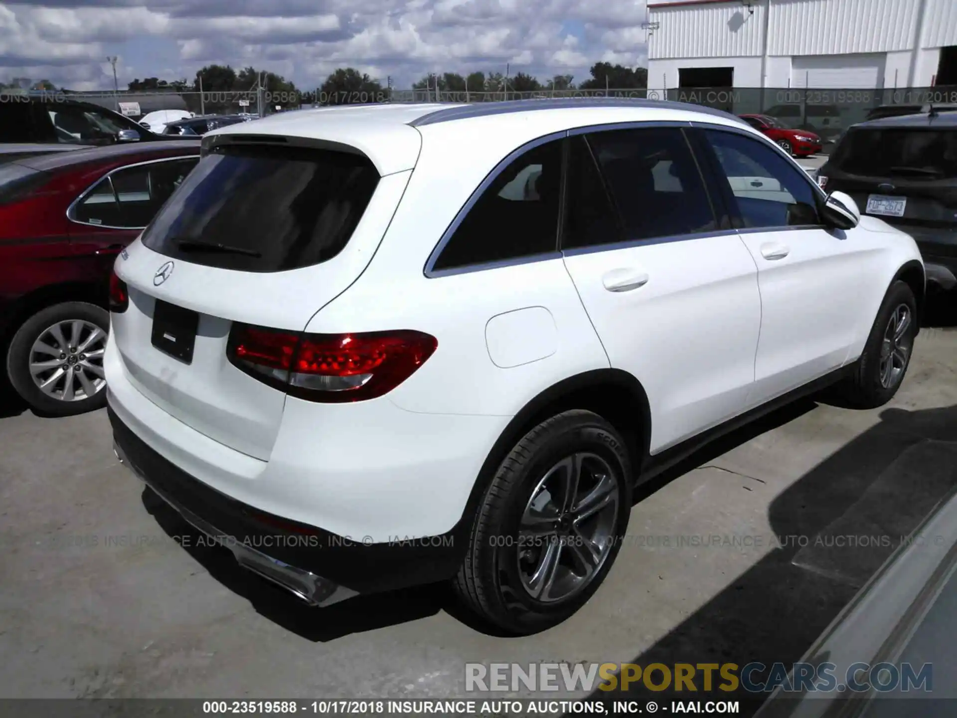 4 Photograph of a damaged car WDC0G4JB6KV121523 Mercedes-benz Glc 2019