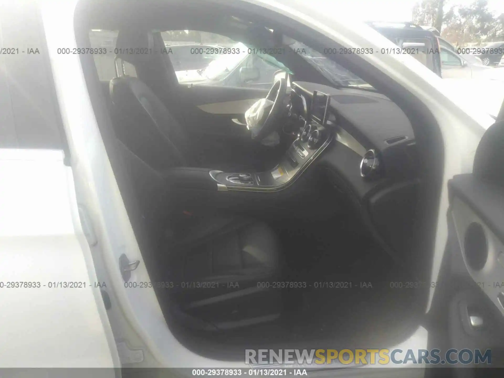 5 Photograph of a damaged car WDC0G4JB6KV137236 MERCEDES-BENZ GLC 2019