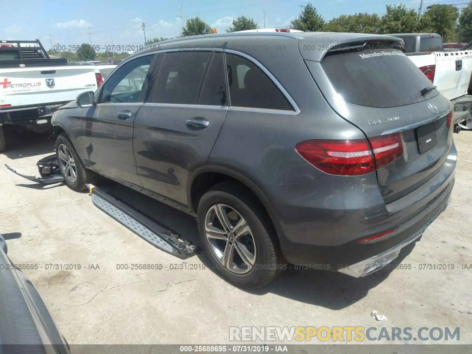 3 Photograph of a damaged car WDC0G4JB6KV175677 MERCEDES-BENZ GLC 2019