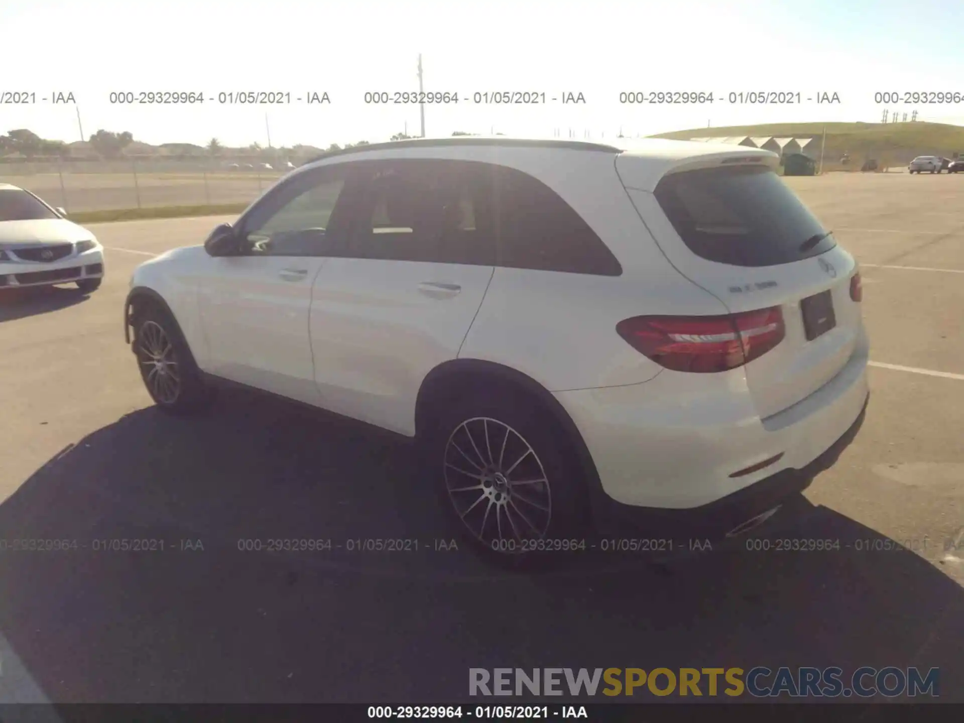 3 Photograph of a damaged car WDC0G4JB6KV178207 MERCEDES-BENZ GLC 2019