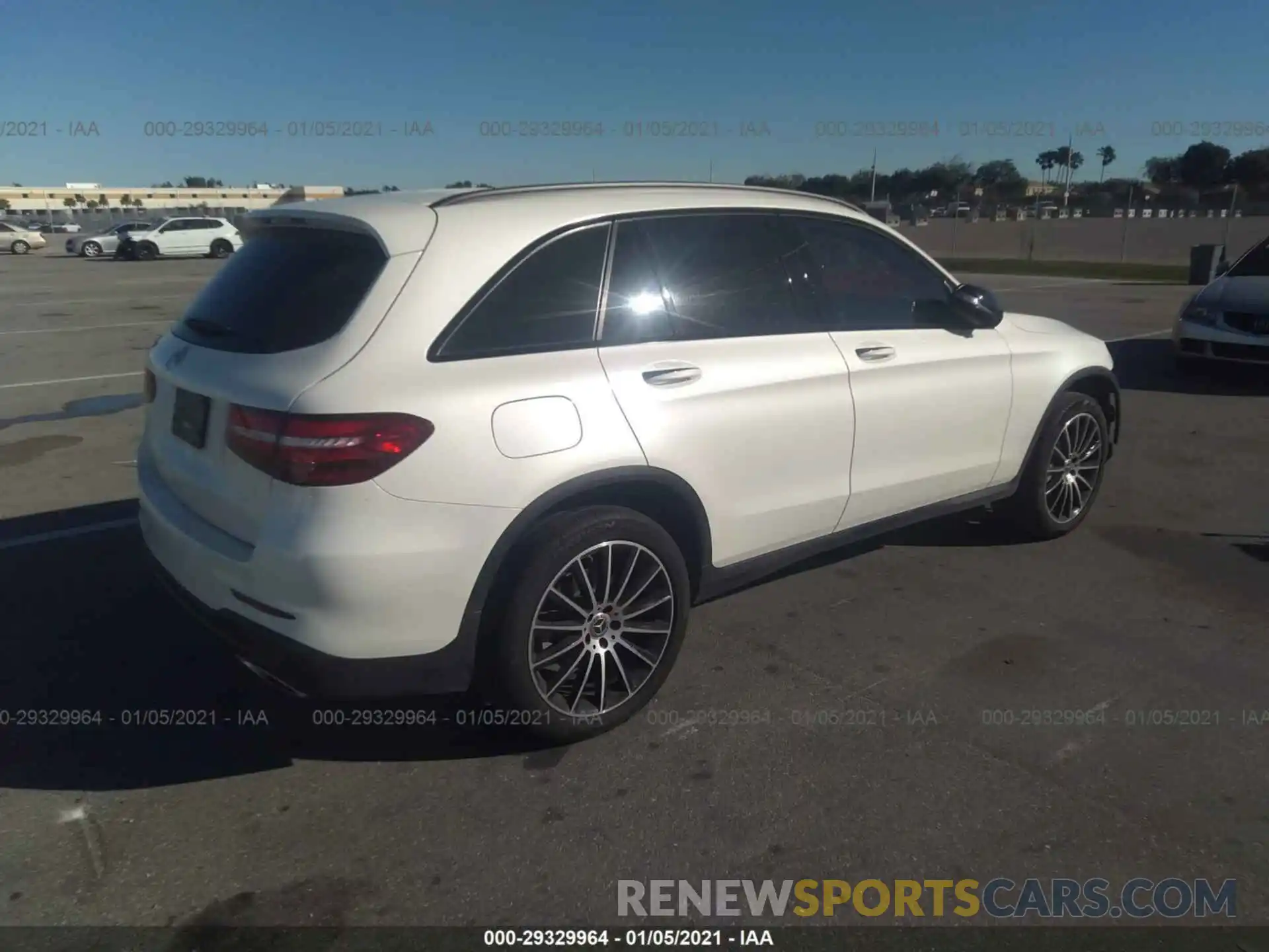 4 Photograph of a damaged car WDC0G4JB6KV178207 MERCEDES-BENZ GLC 2019