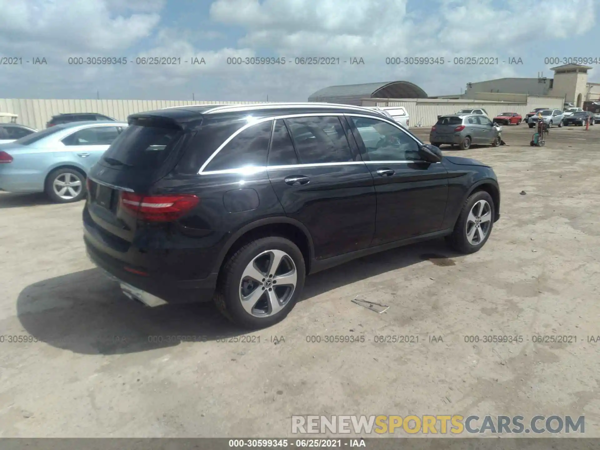 4 Photograph of a damaged car WDC0G4JB7K1000975 MERCEDES-BENZ GLC 2019