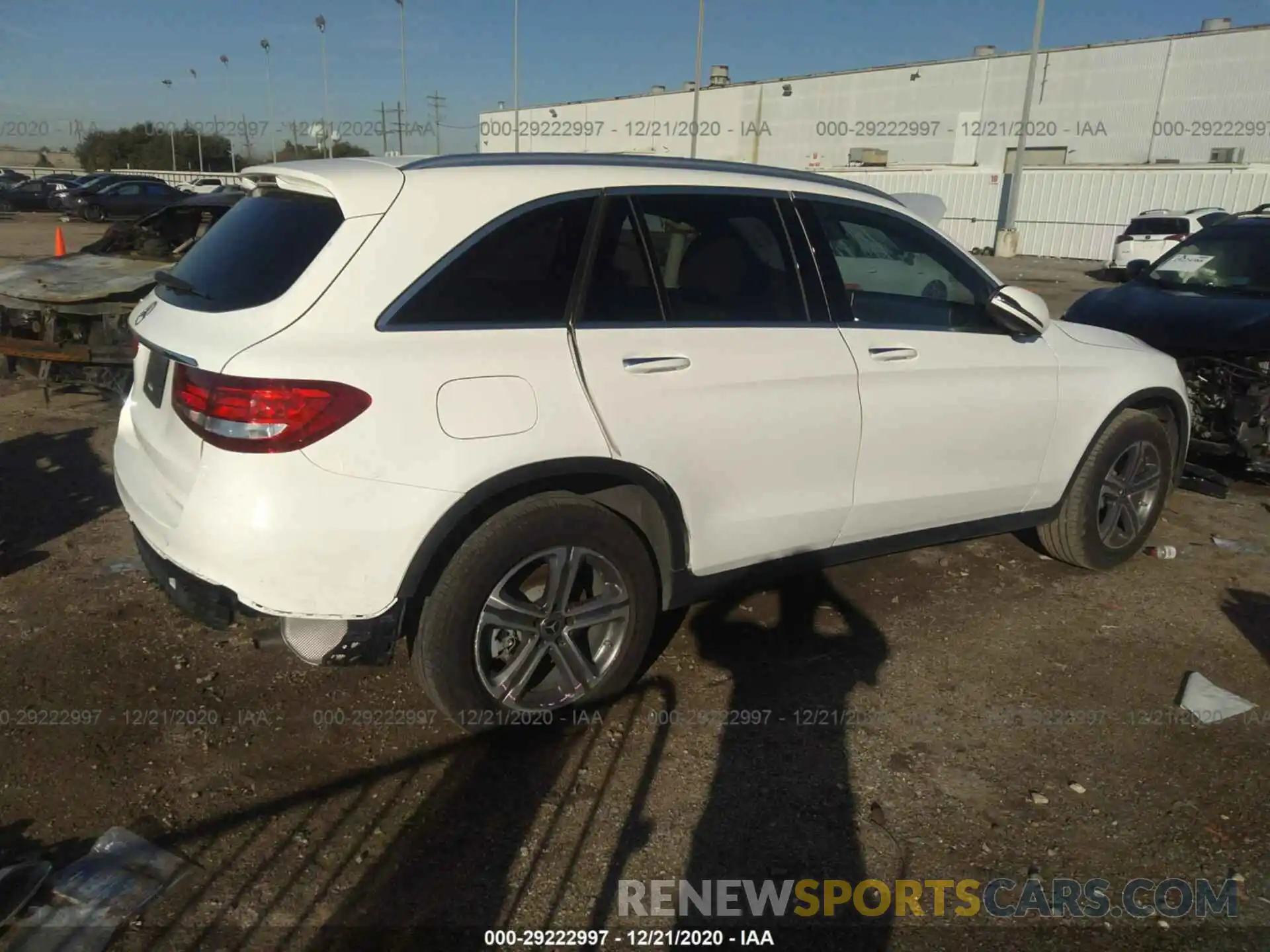 4 Фотография поврежденного автомобиля WDC0G4JB7KF668472 MERCEDES-BENZ GLC 2019