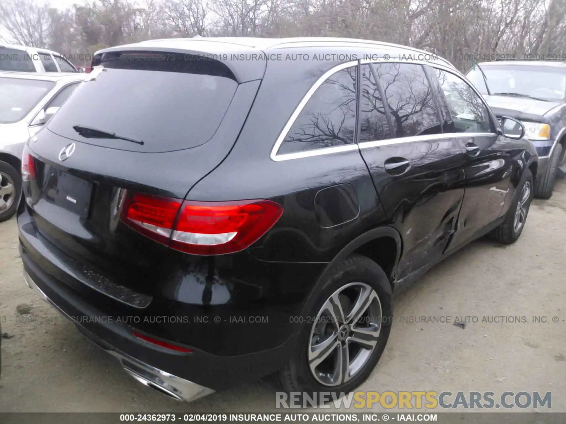 4 Photograph of a damaged car WDC0G4JB7KV118176 MERCEDES-BENZ GLC 2019