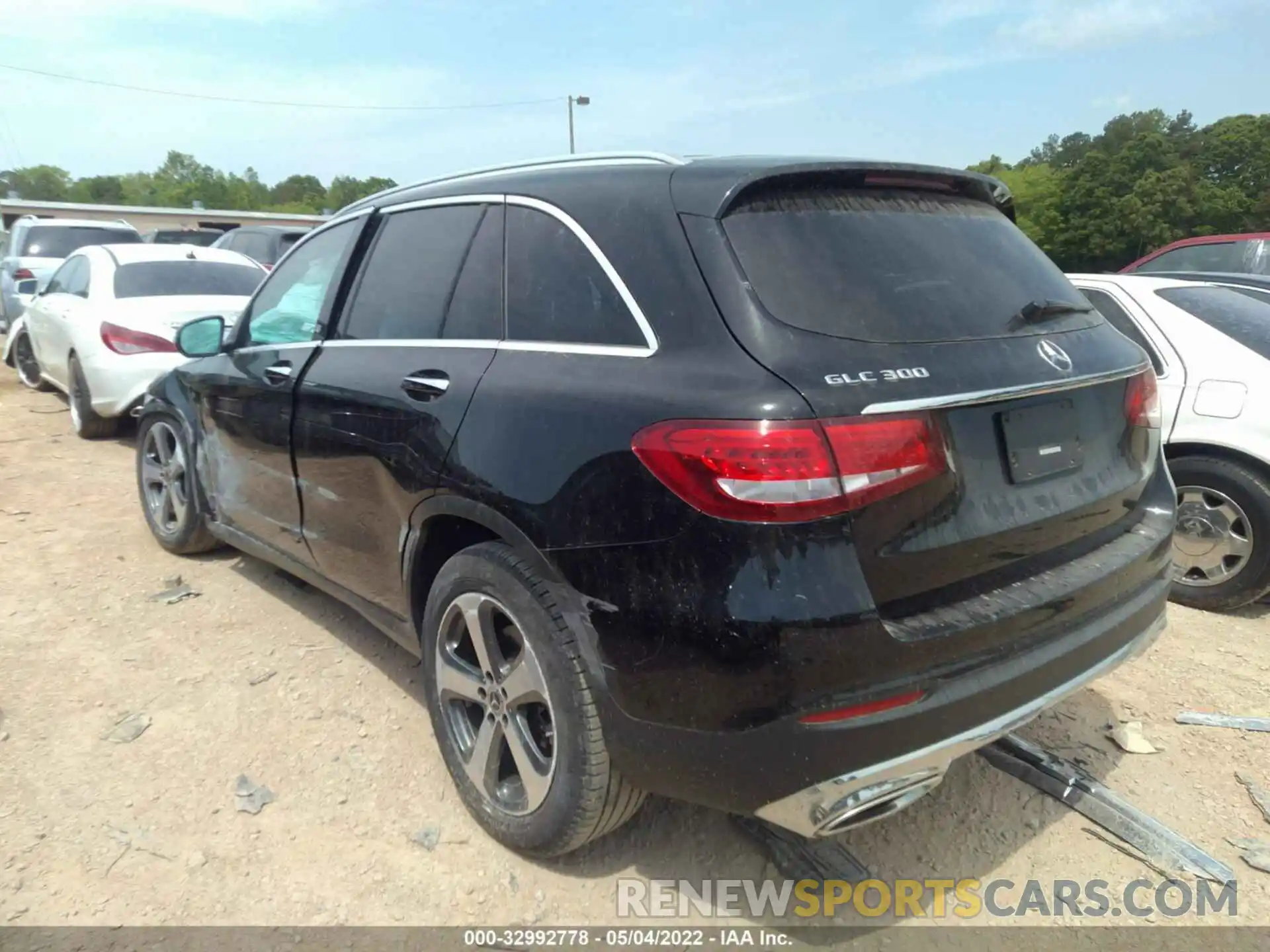 3 Photograph of a damaged car WDC0G4JB7KV172111 MERCEDES-BENZ GLC 2019