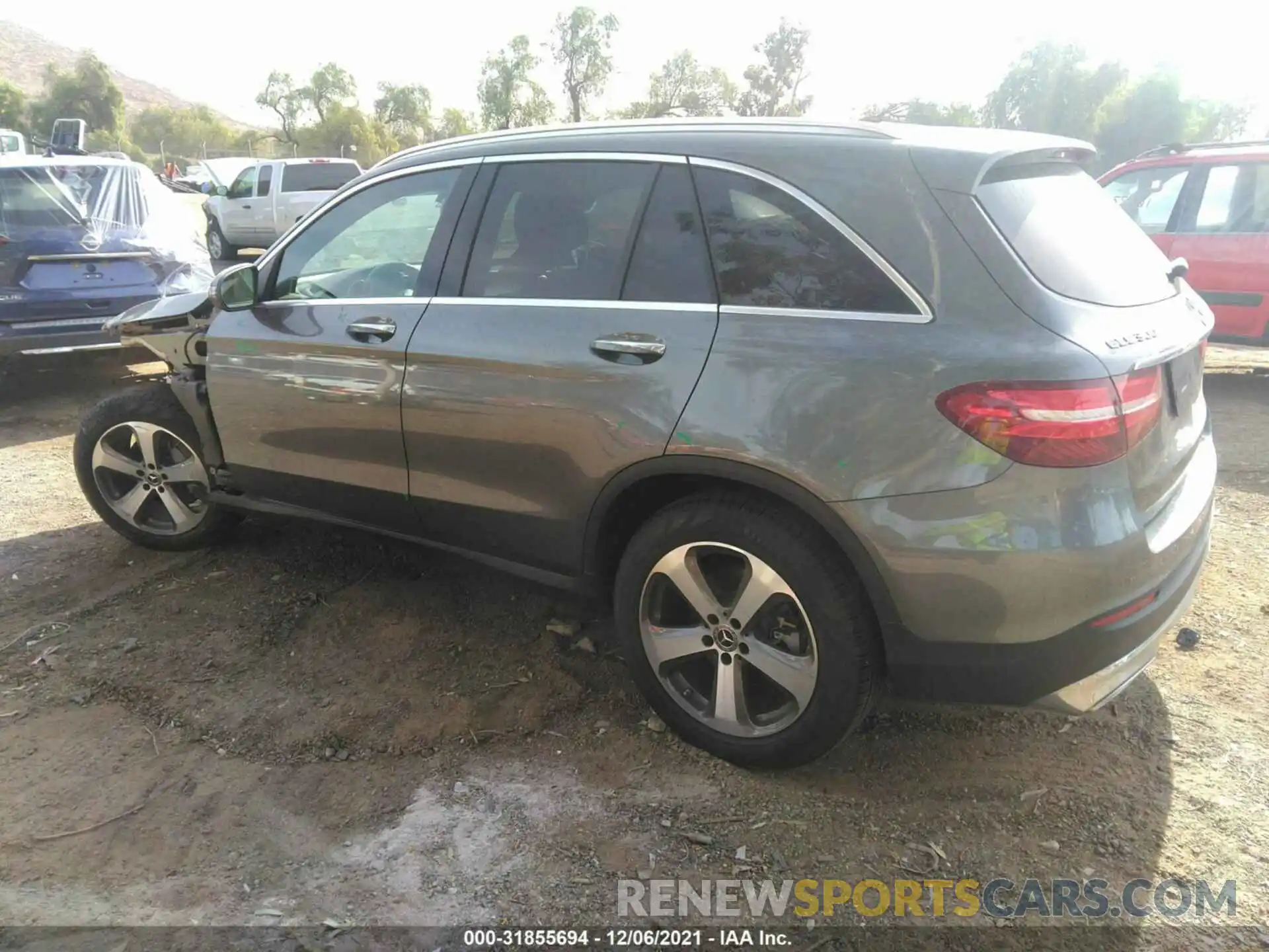 3 Photograph of a damaged car WDC0G4JB8KF620897 MERCEDES-BENZ GLC 2019