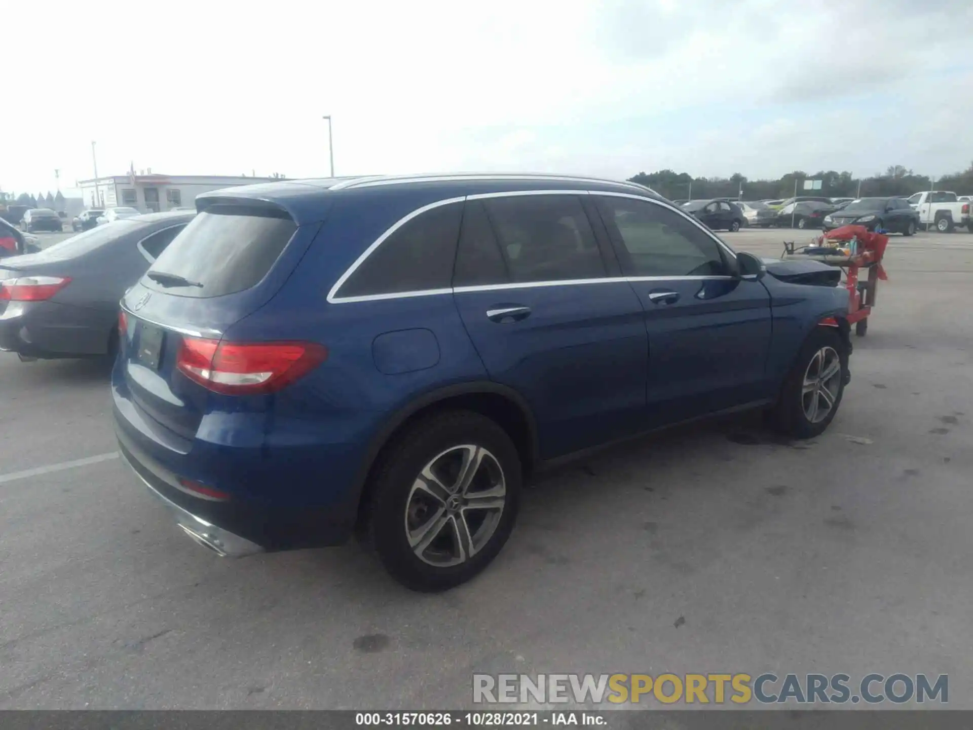 4 Photograph of a damaged car WDC0G4JB8KF638557 MERCEDES-BENZ GLC 2019