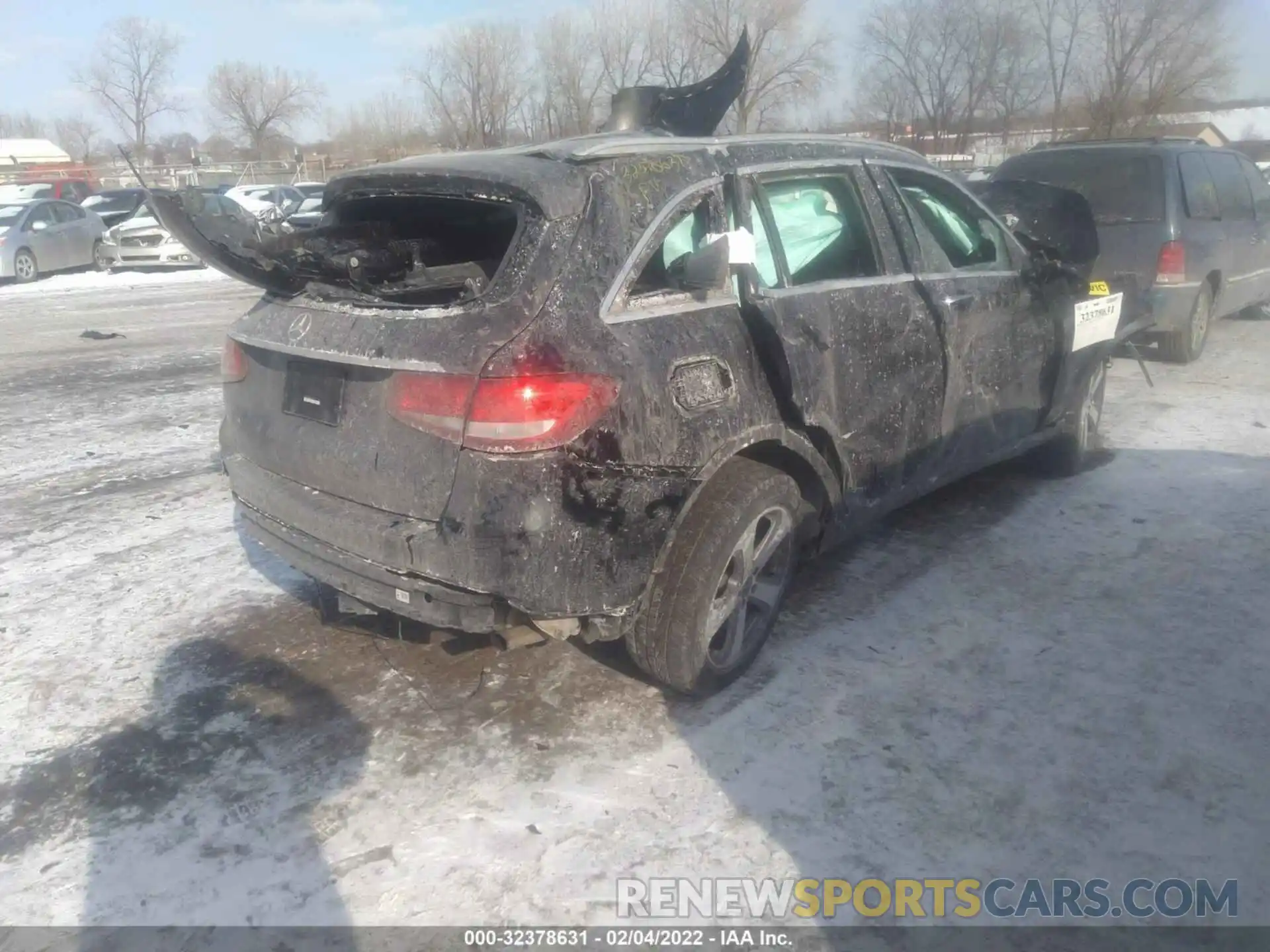 4 Photograph of a damaged car WDC0G4JB8KV118591 MERCEDES-BENZ GLC 2019