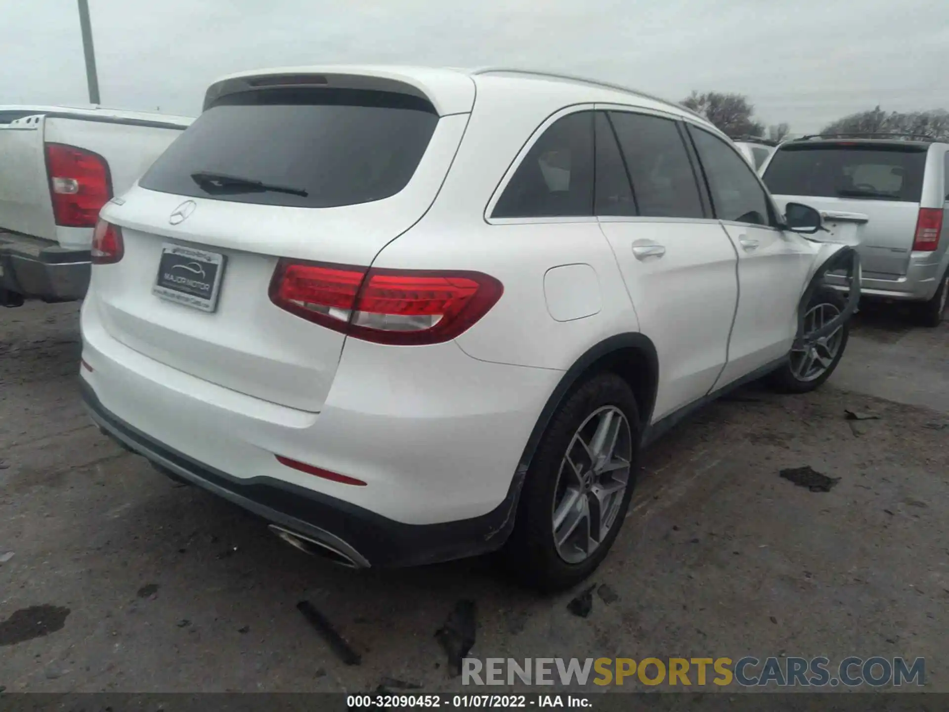 4 Фотография поврежденного автомобиля WDC0G4JB8KV124780 MERCEDES-BENZ GLC 2019