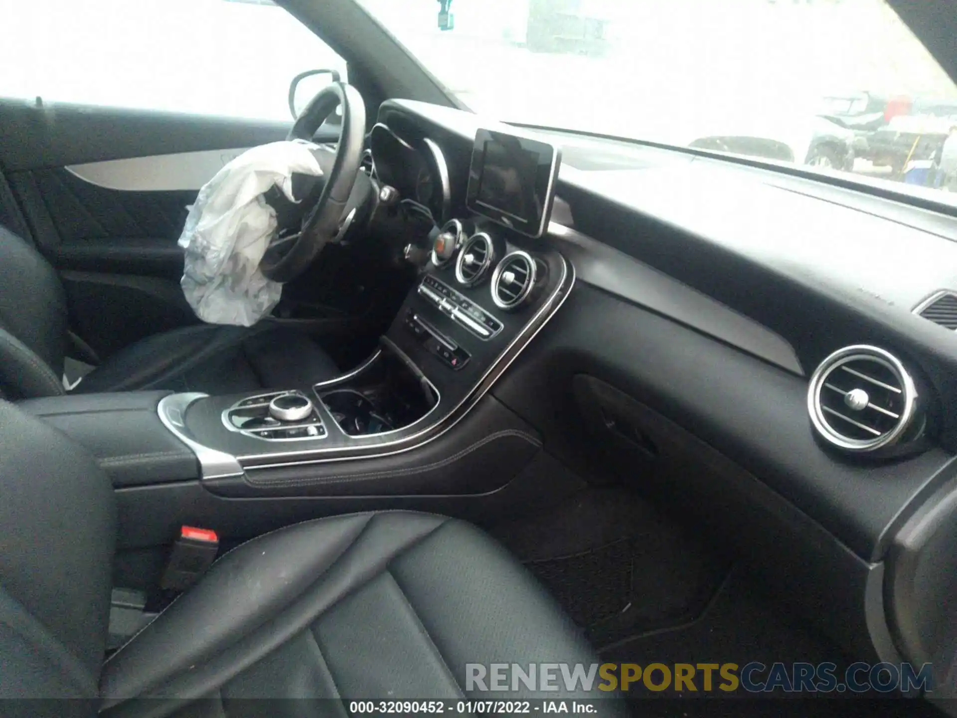 5 Photograph of a damaged car WDC0G4JB8KV124780 MERCEDES-BENZ GLC 2019