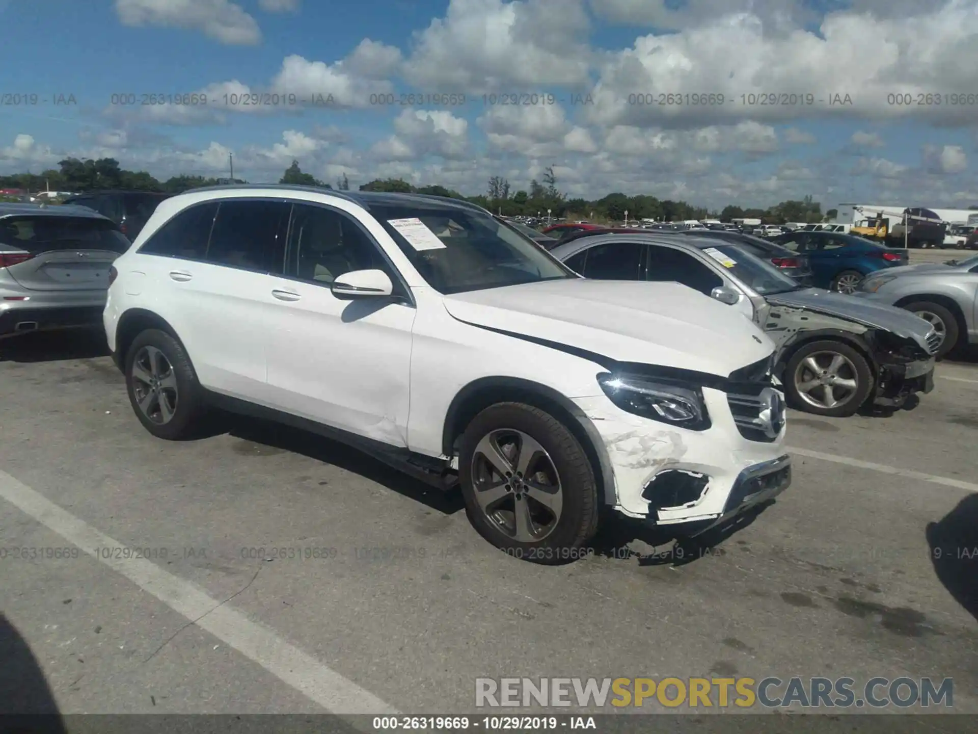 1 Фотография поврежденного автомобиля WDC0G4JB8KV139800 MERCEDES-BENZ GLC 2019