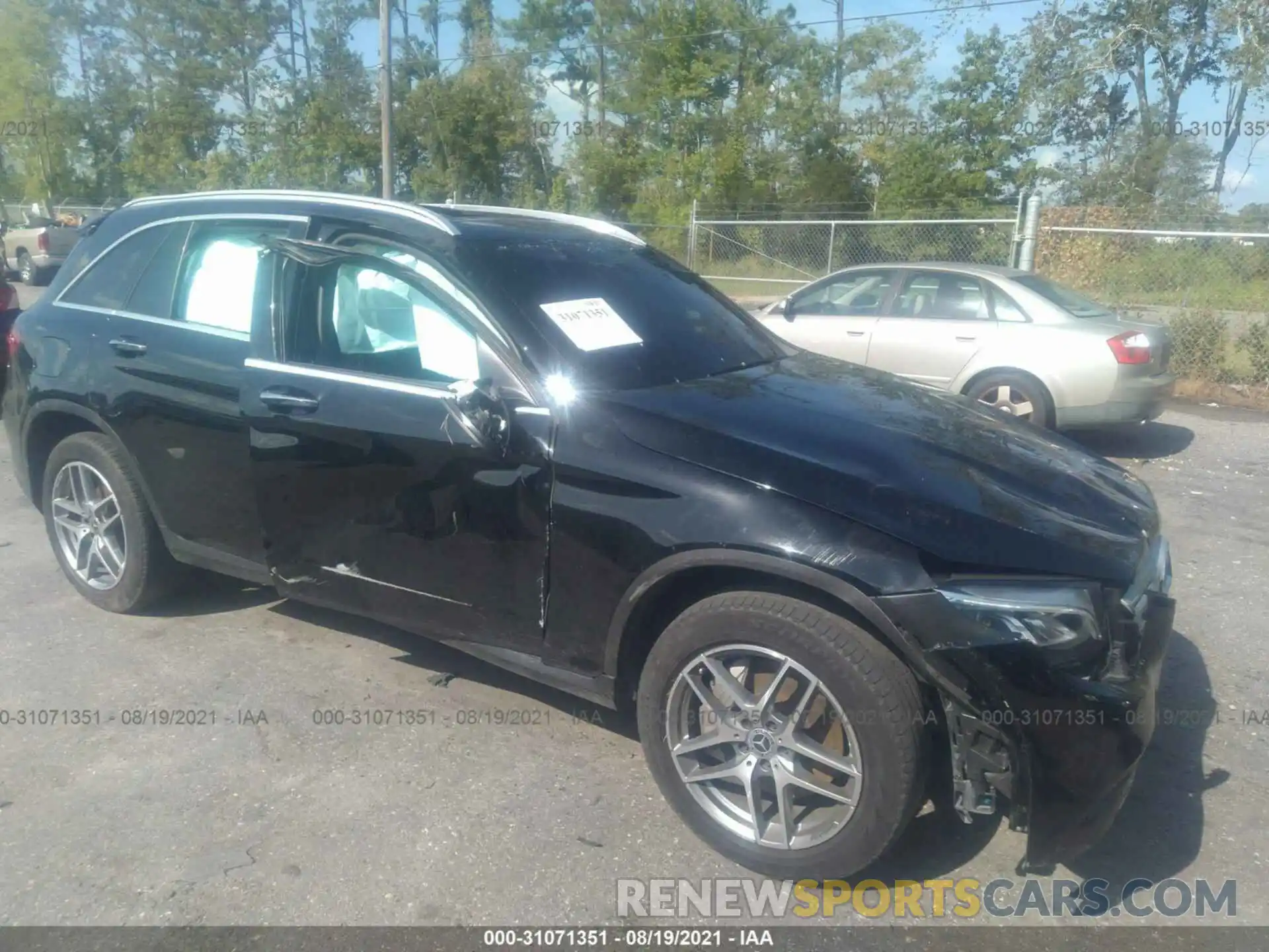 1 Photograph of a damaged car WDC0G4JB8KV148514 MERCEDES-BENZ GLC 2019