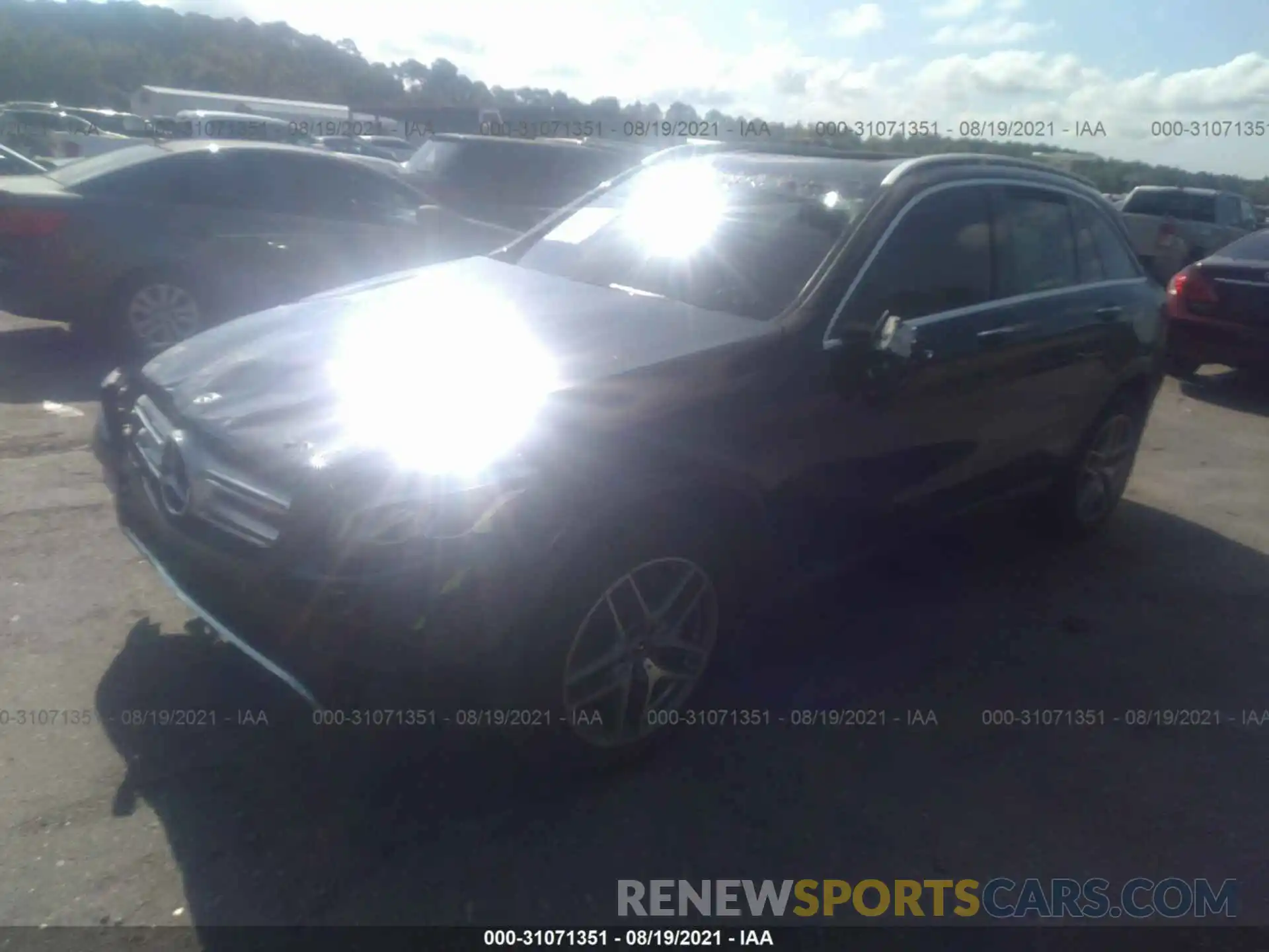 2 Photograph of a damaged car WDC0G4JB8KV148514 MERCEDES-BENZ GLC 2019