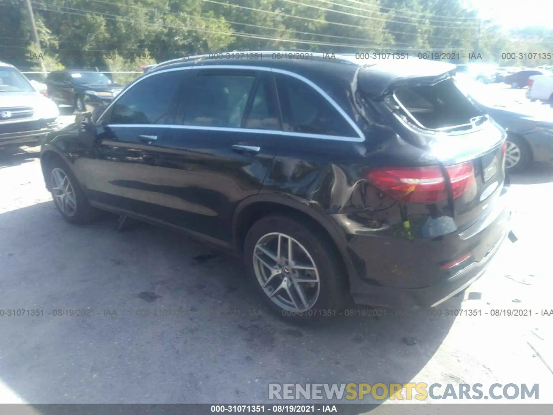 3 Photograph of a damaged car WDC0G4JB8KV148514 MERCEDES-BENZ GLC 2019