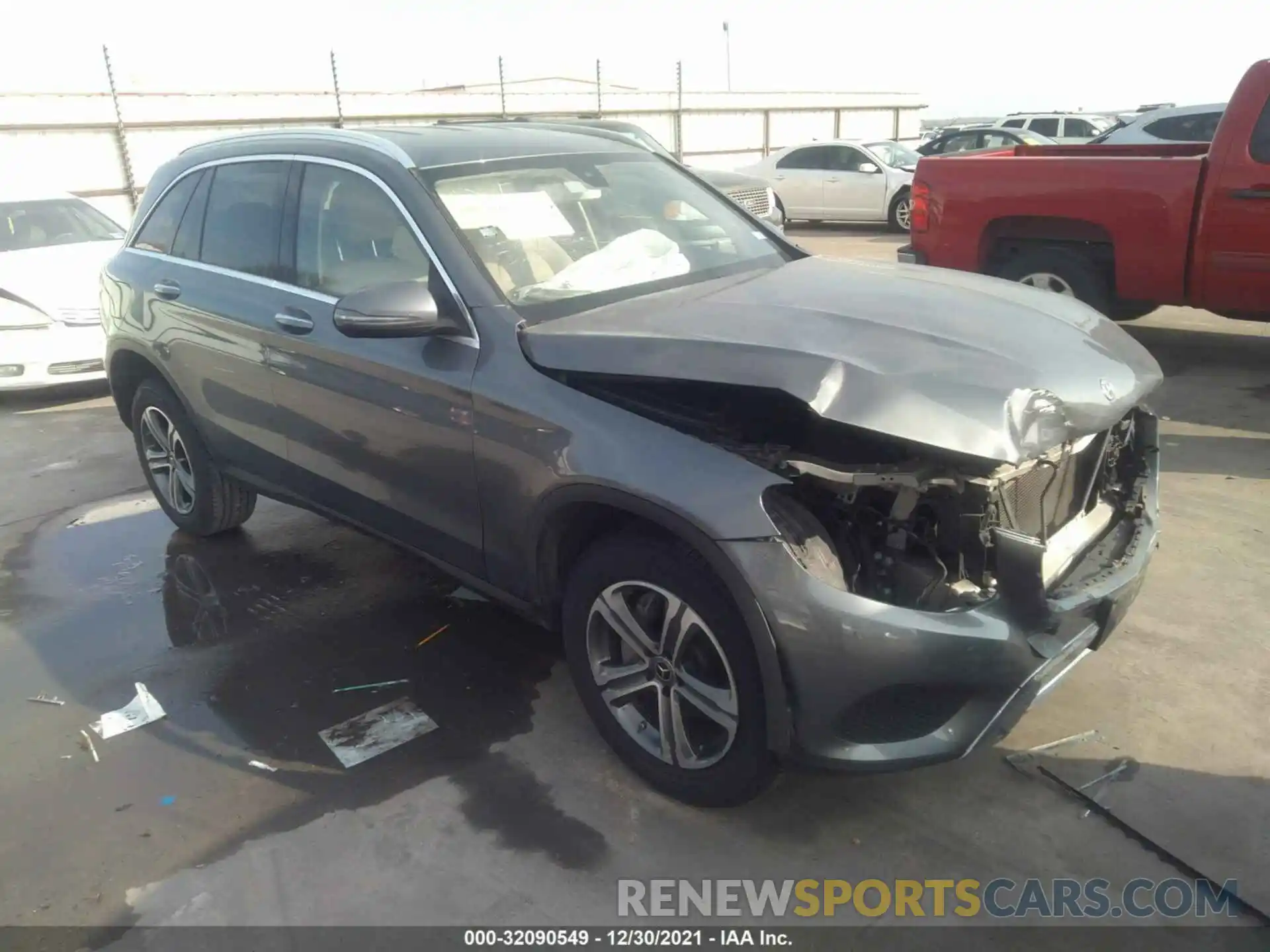 1 Photograph of a damaged car WDC0G4JB8KV157956 MERCEDES-BENZ GLC 2019