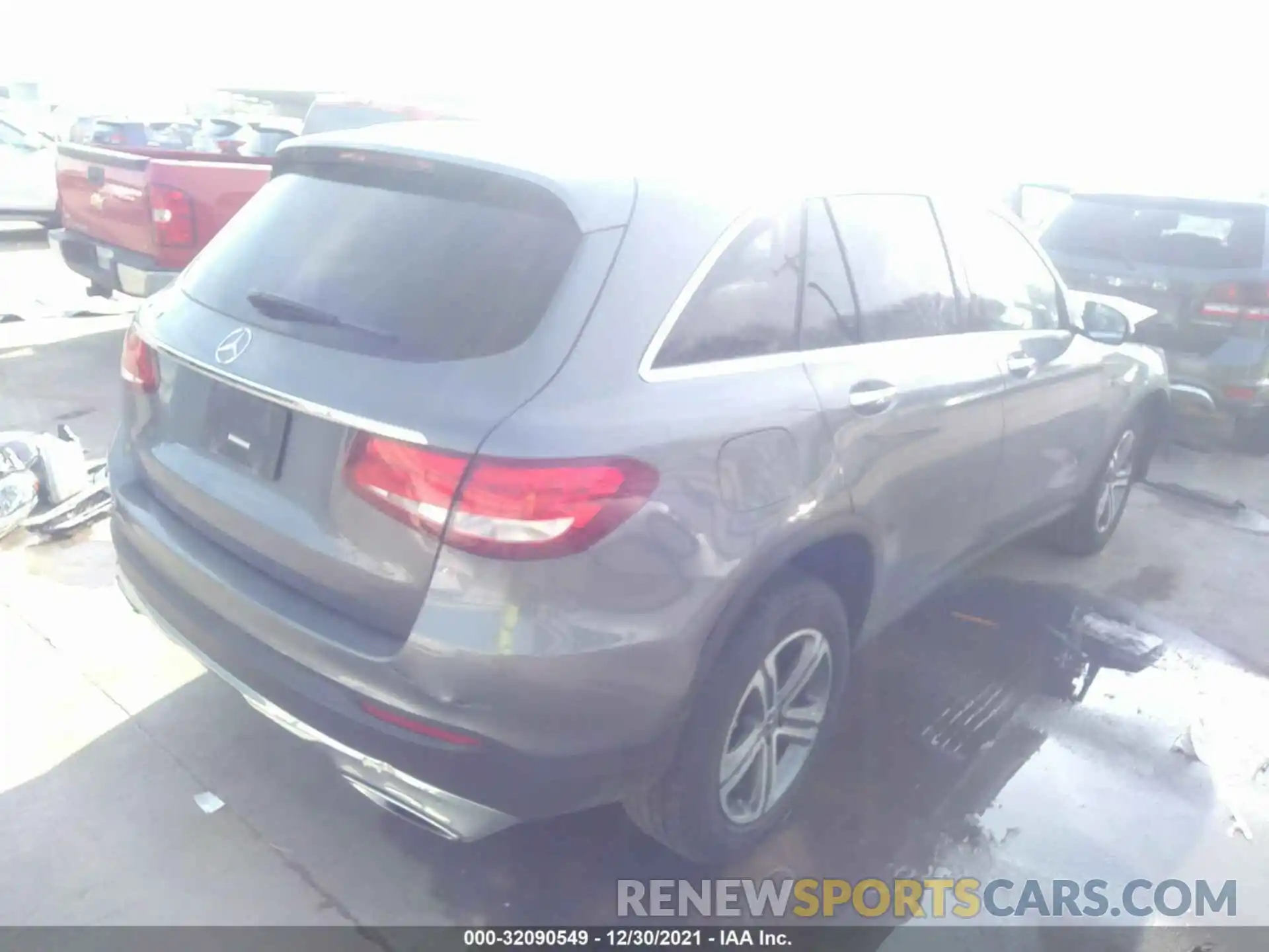 4 Photograph of a damaged car WDC0G4JB8KV157956 MERCEDES-BENZ GLC 2019