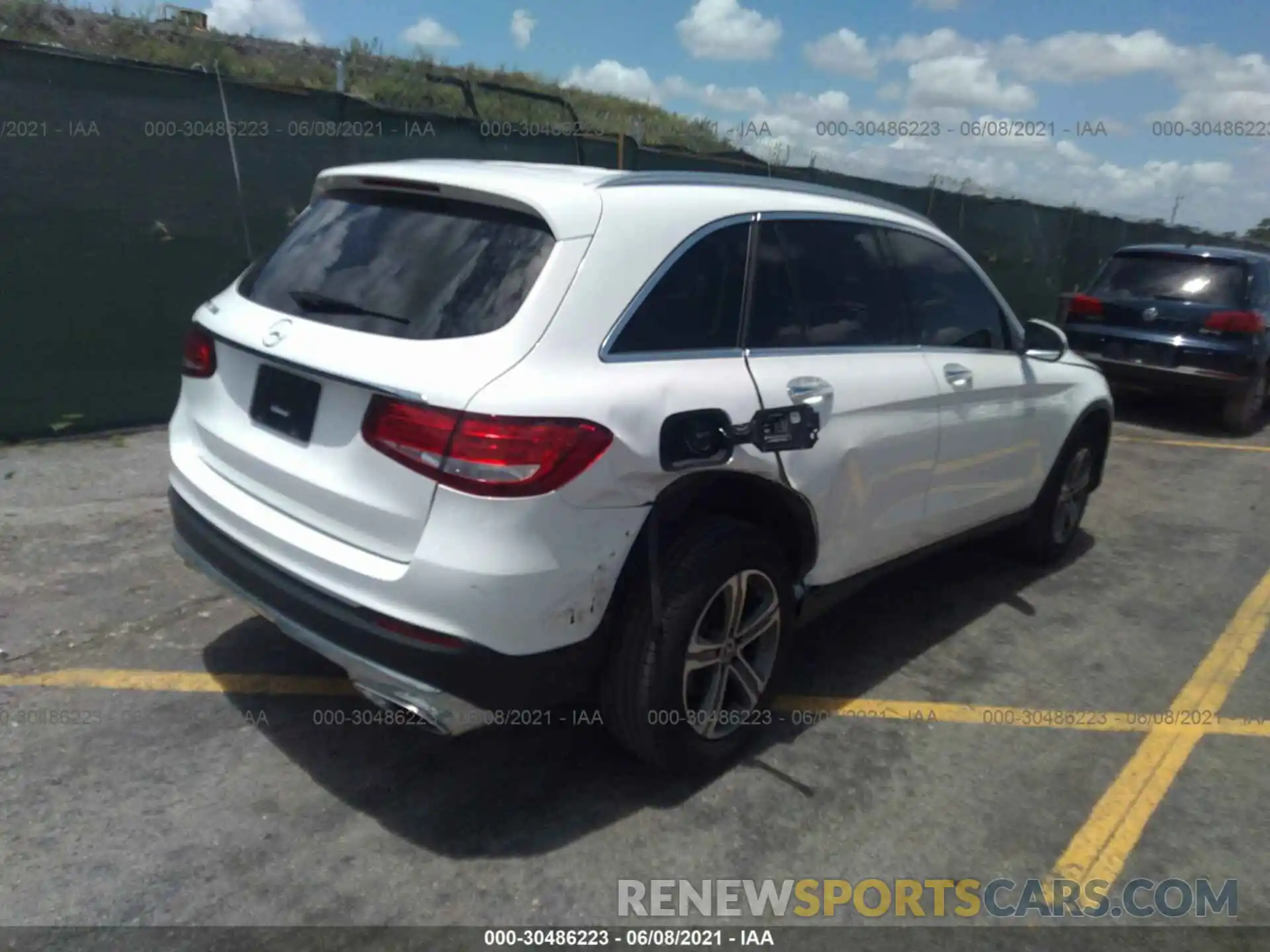 4 Photograph of a damaged car WDC0G4JB8KV169816 MERCEDES-BENZ GLC 2019