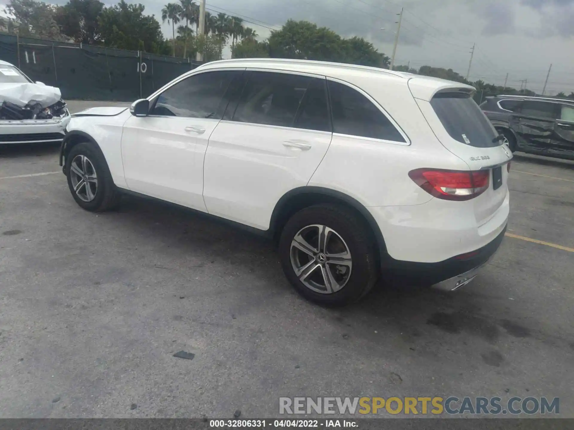 3 Photograph of a damaged car WDC0G4JB8KV171338 MERCEDES-BENZ GLC 2019