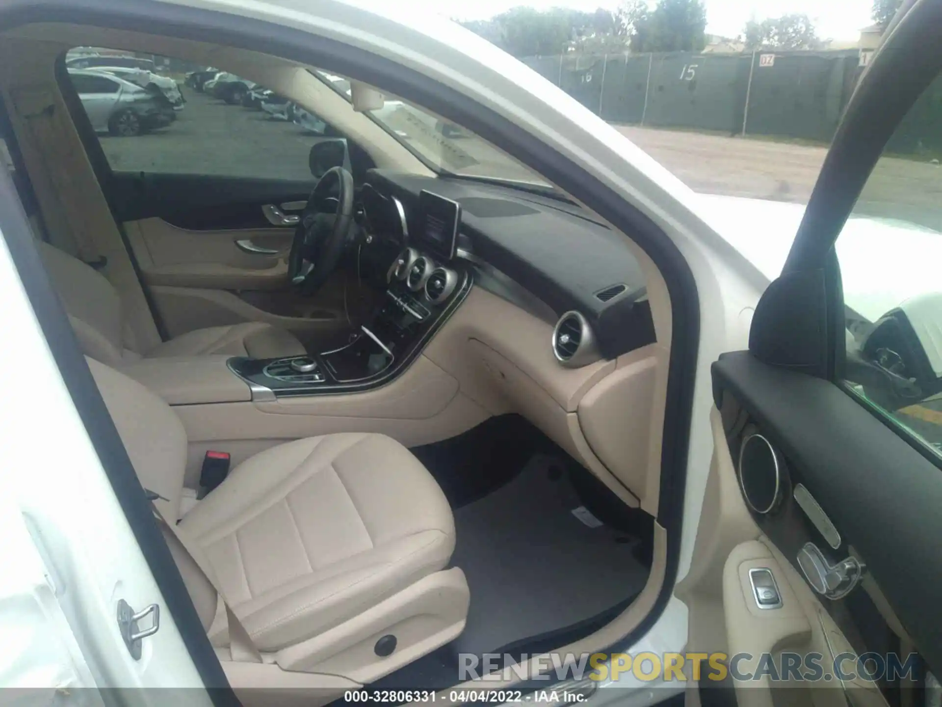 5 Photograph of a damaged car WDC0G4JB8KV171338 MERCEDES-BENZ GLC 2019