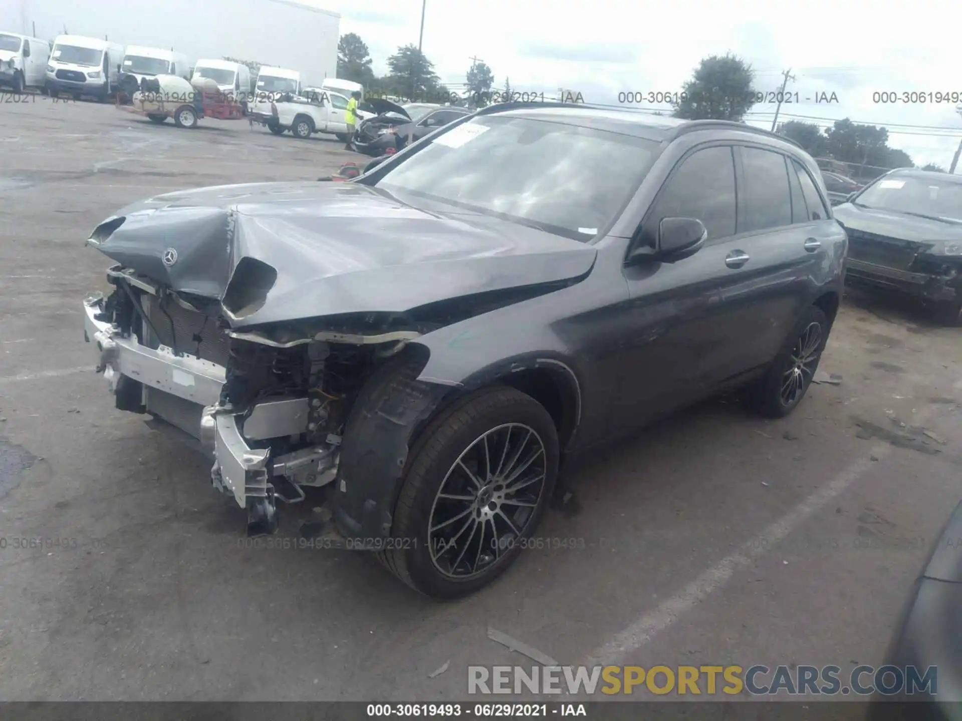 2 Photograph of a damaged car WDC0G4JB8KV189595 MERCEDES-BENZ GLC 2019