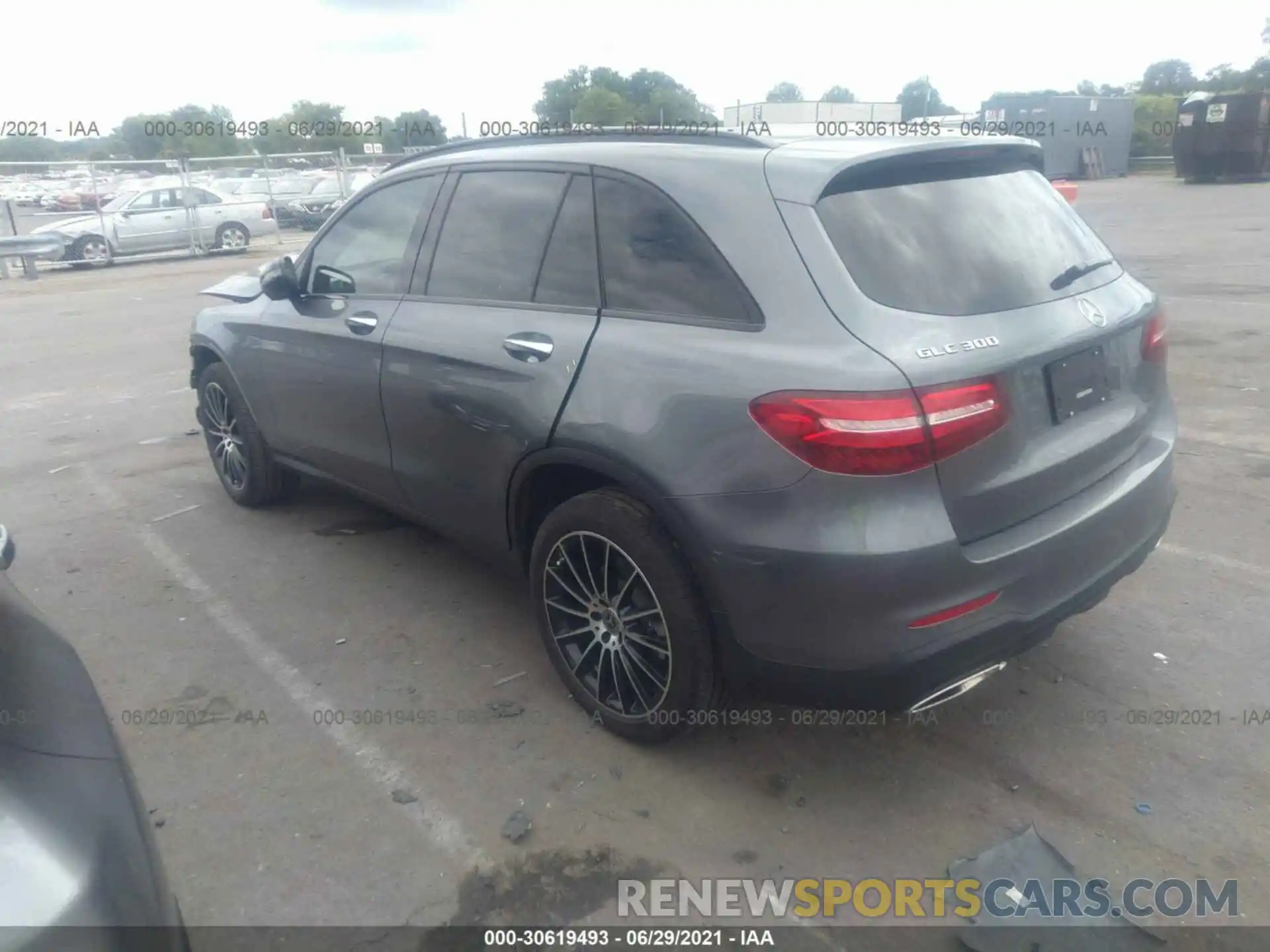 3 Photograph of a damaged car WDC0G4JB8KV189595 MERCEDES-BENZ GLC 2019