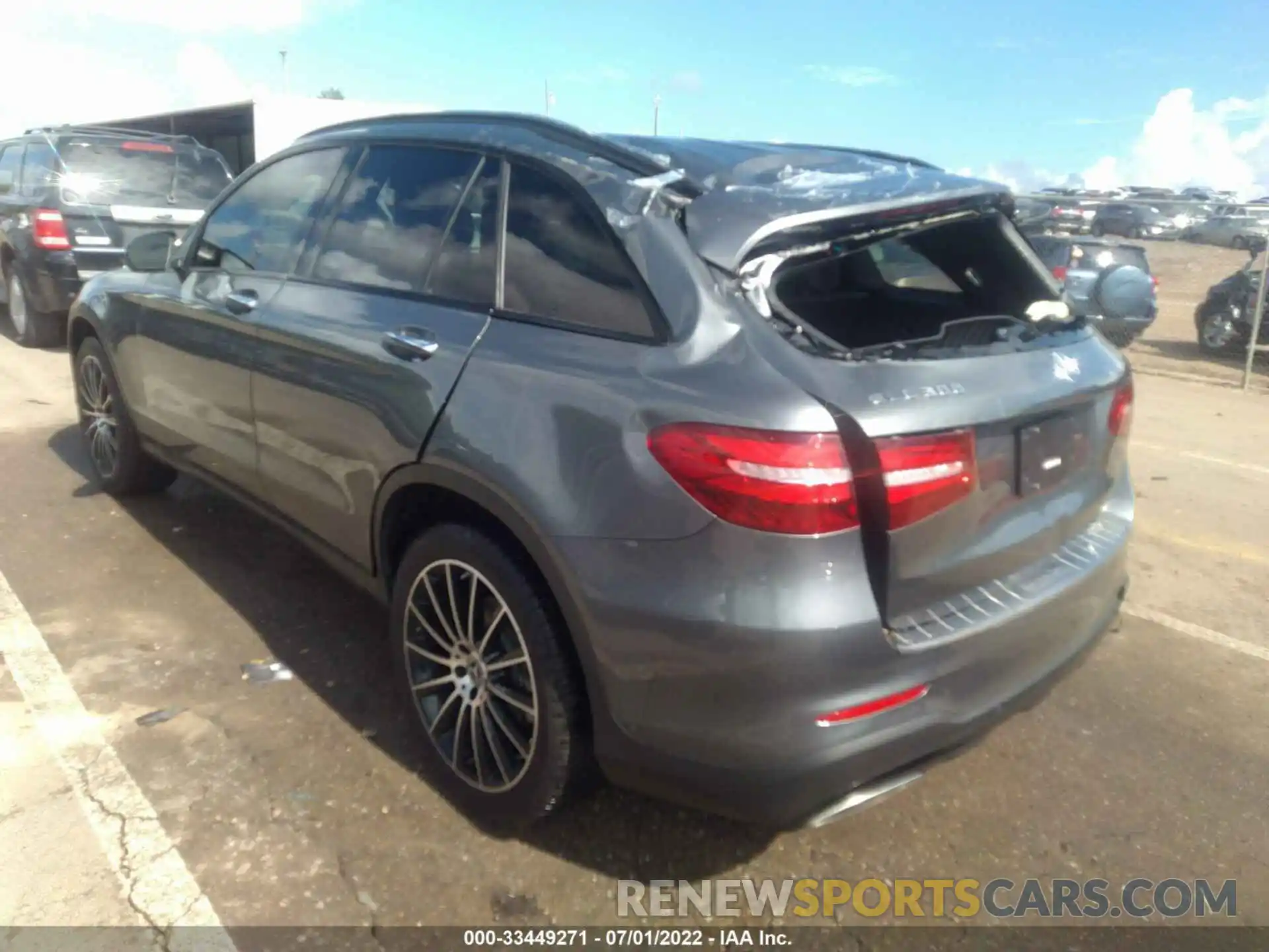 3 Photograph of a damaged car WDC0G4JB8KV193985 MERCEDES-BENZ GLC 2019