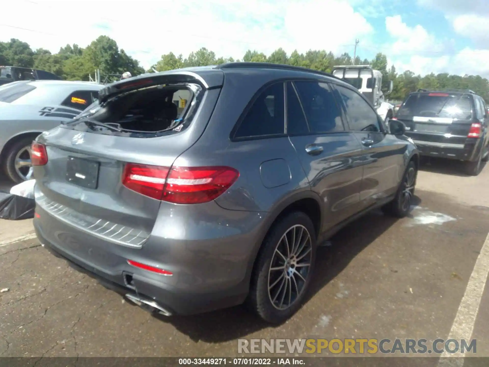 4 Photograph of a damaged car WDC0G4JB8KV193985 MERCEDES-BENZ GLC 2019