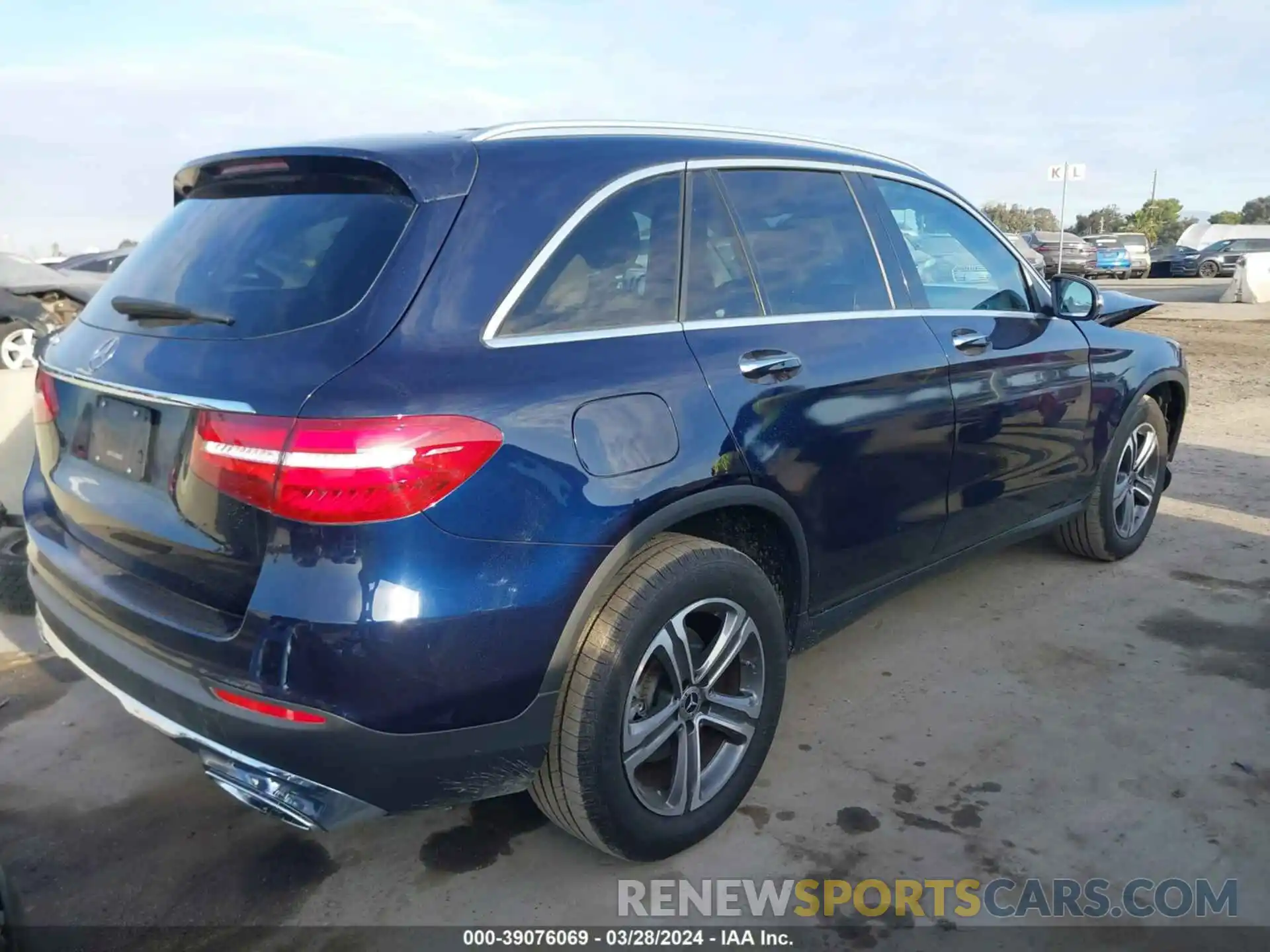 4 Фотография поврежденного автомобиля WDC0G4JB9KF613165 MERCEDES-BENZ GLC 2019