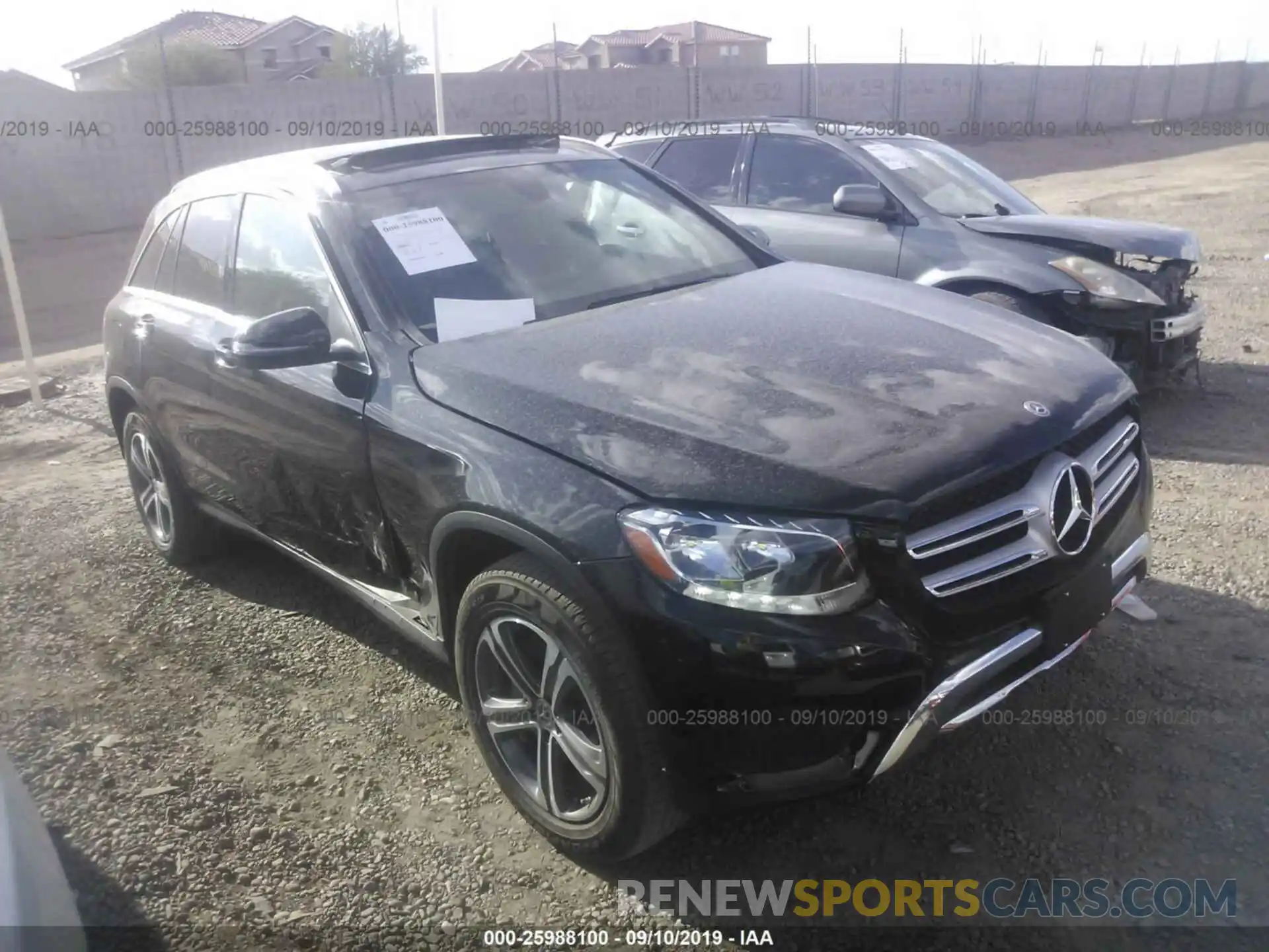 1 Photograph of a damaged car WDC0G4JB9KV118454 MERCEDES-BENZ GLC 2019