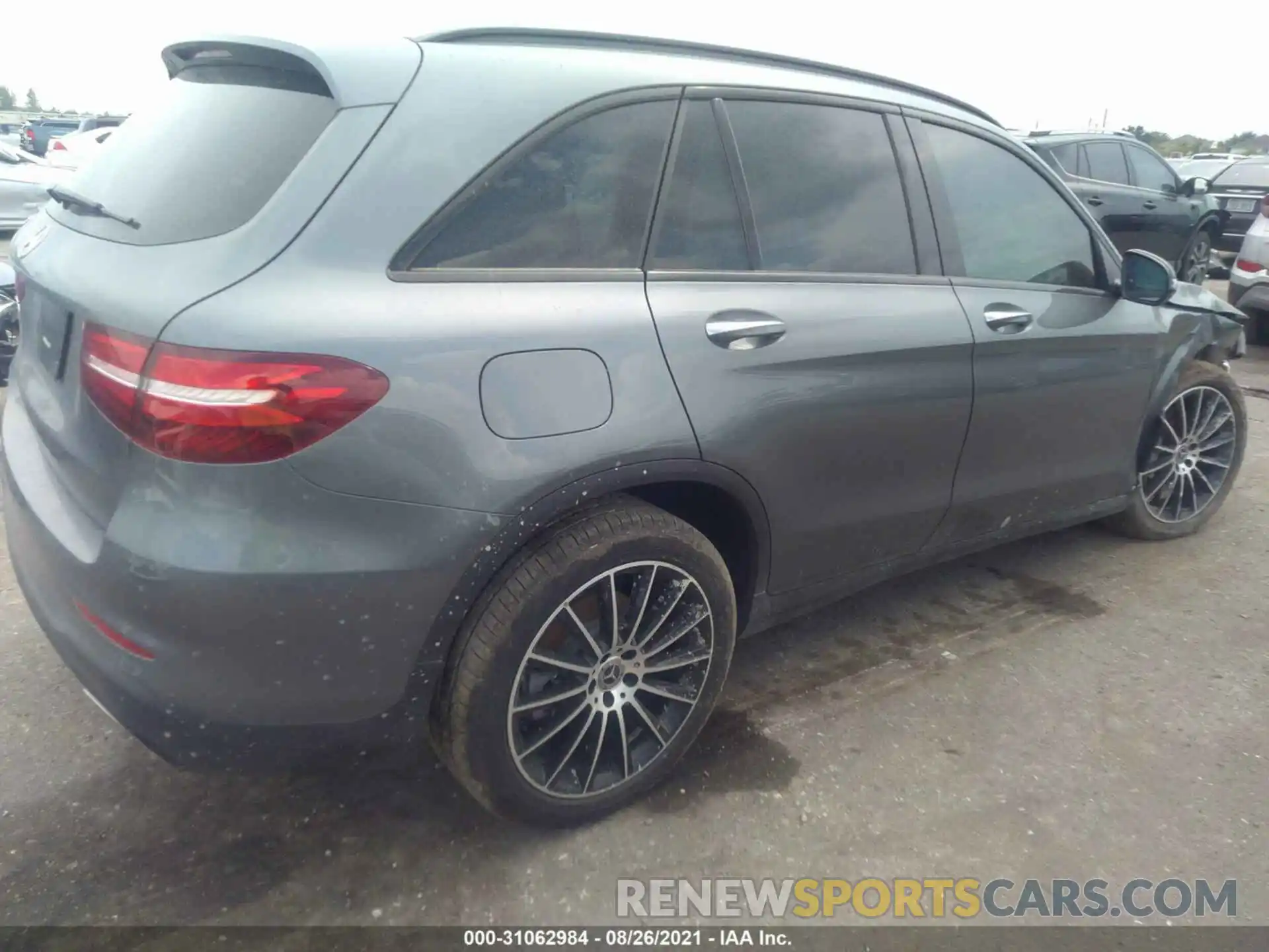 4 Photograph of a damaged car WDC0G4JB9KV169436 MERCEDES-BENZ GLC 2019