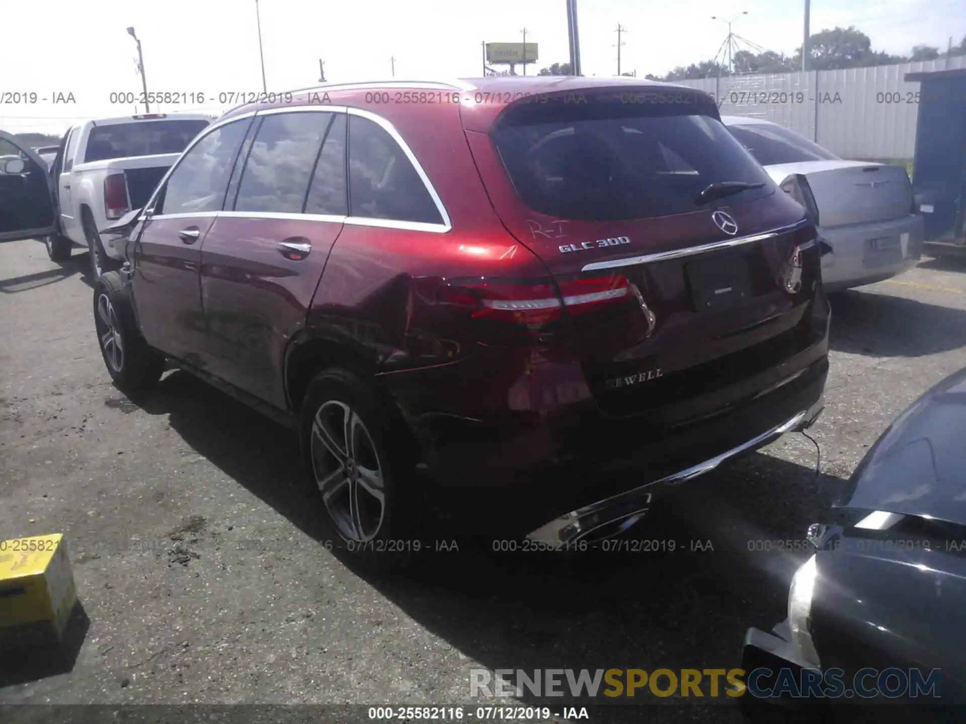 3 Photograph of a damaged car WDC0G4JBXKF512491 MERCEDES-BENZ GLC 2019