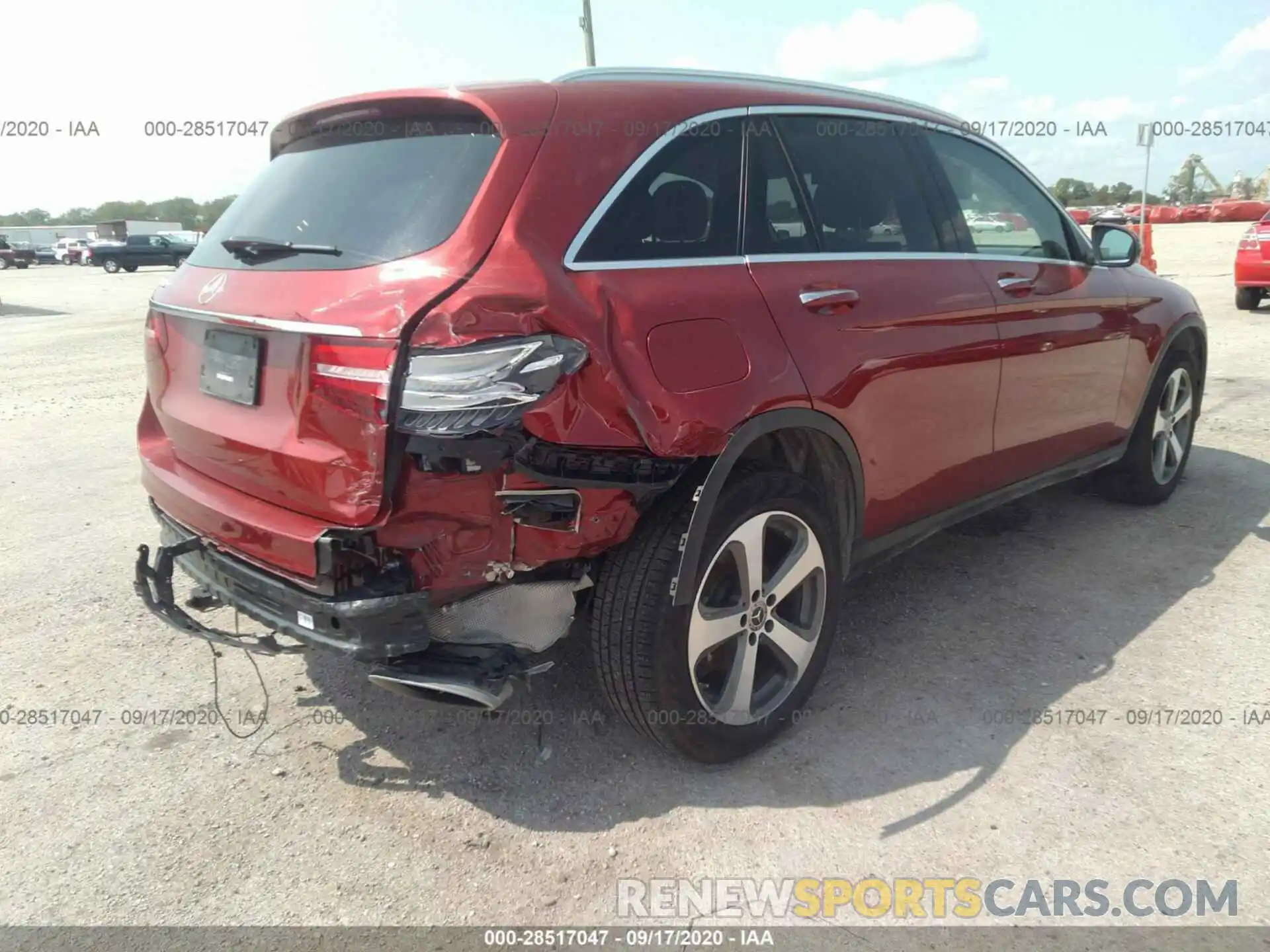 4 Photograph of a damaged car WDC0G4JBXKF562131 MERCEDES-BENZ GLC 2019