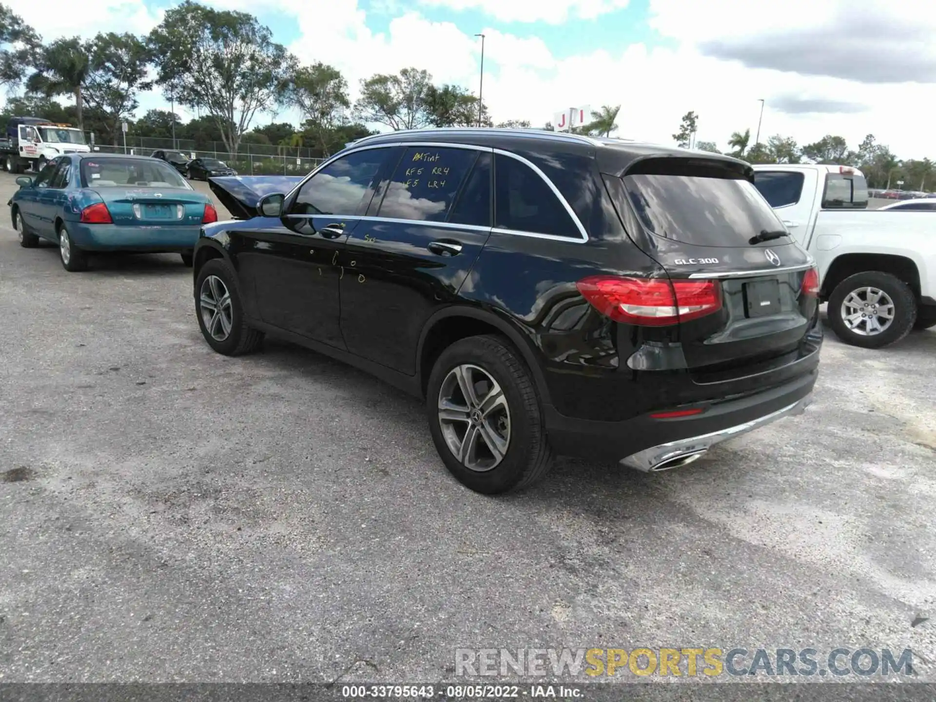 3 Photograph of a damaged car WDC0G4JBXKF573825 MERCEDES-BENZ GLC 2019