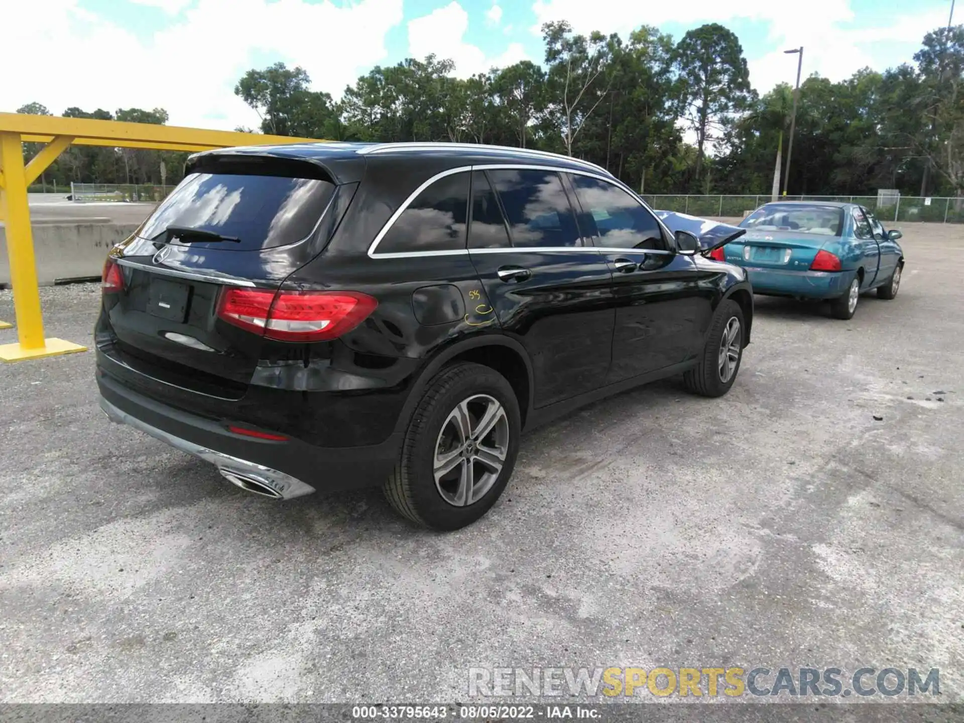 4 Photograph of a damaged car WDC0G4JBXKF573825 MERCEDES-BENZ GLC 2019