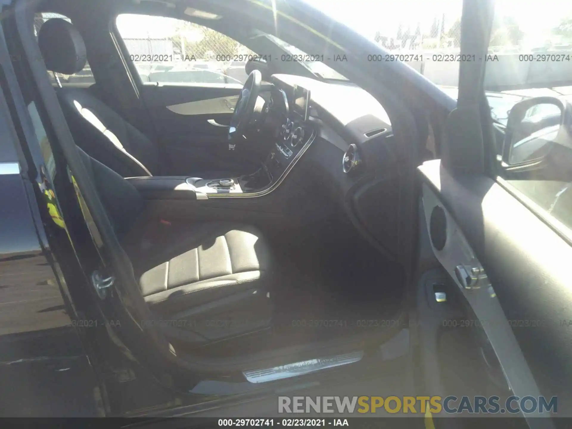 5 Photograph of a damaged car WDC0G4JBXKF659944 MERCEDES-BENZ GLC 2019