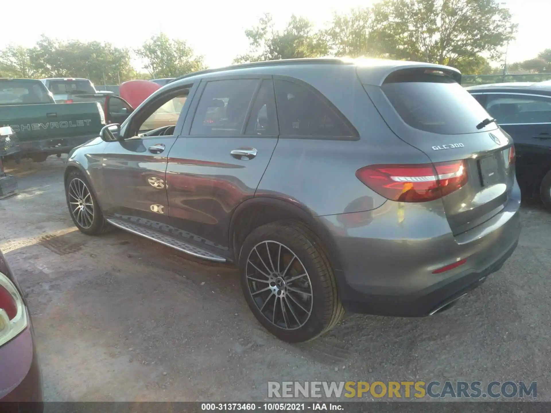 3 Photograph of a damaged car WDC0G4JBXKV135134 MERCEDES-BENZ GLC 2019