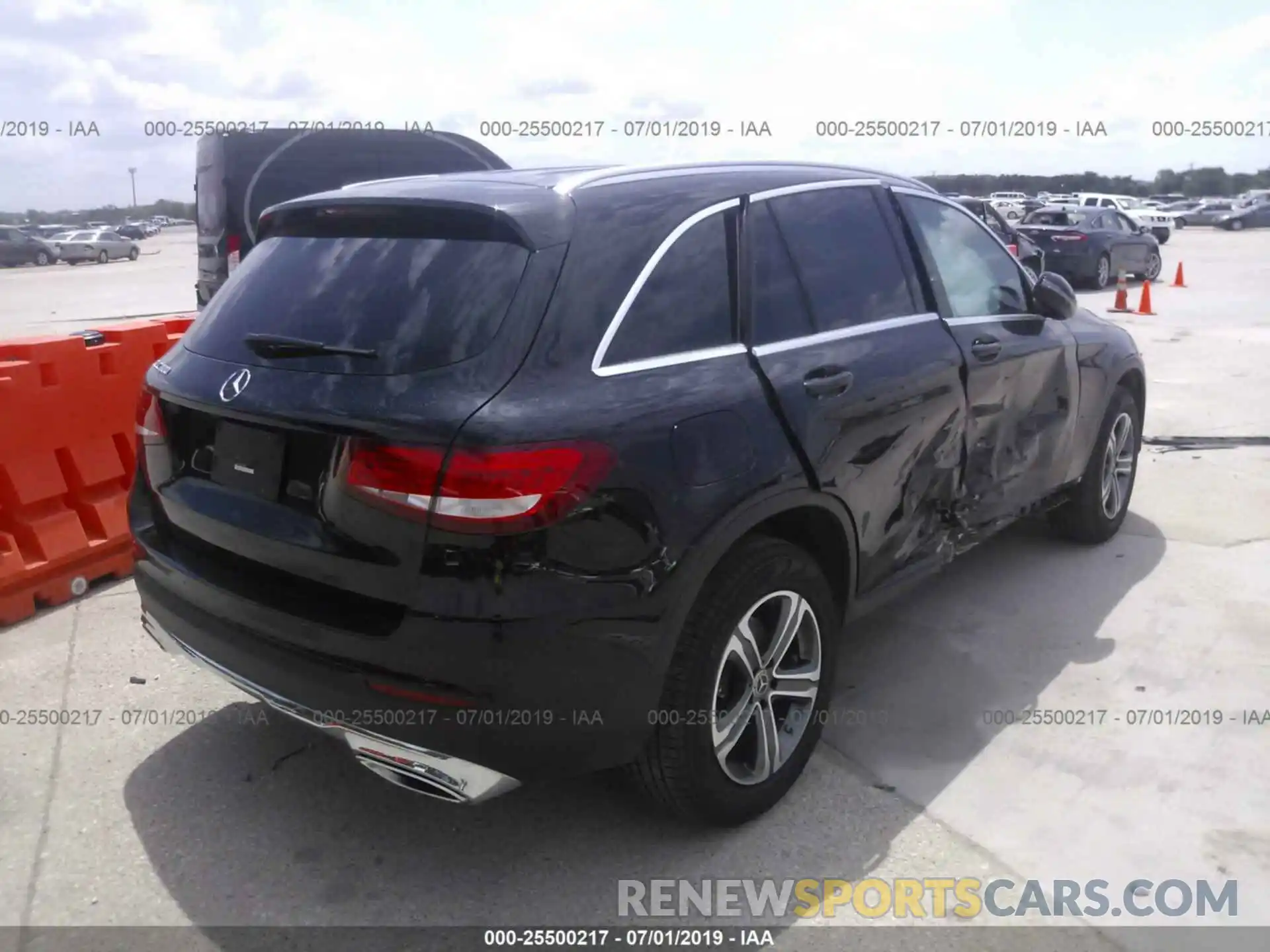 4 Фотография поврежденного автомобиля WDC0G4JBXKV158090 MERCEDES-BENZ GLC 2019