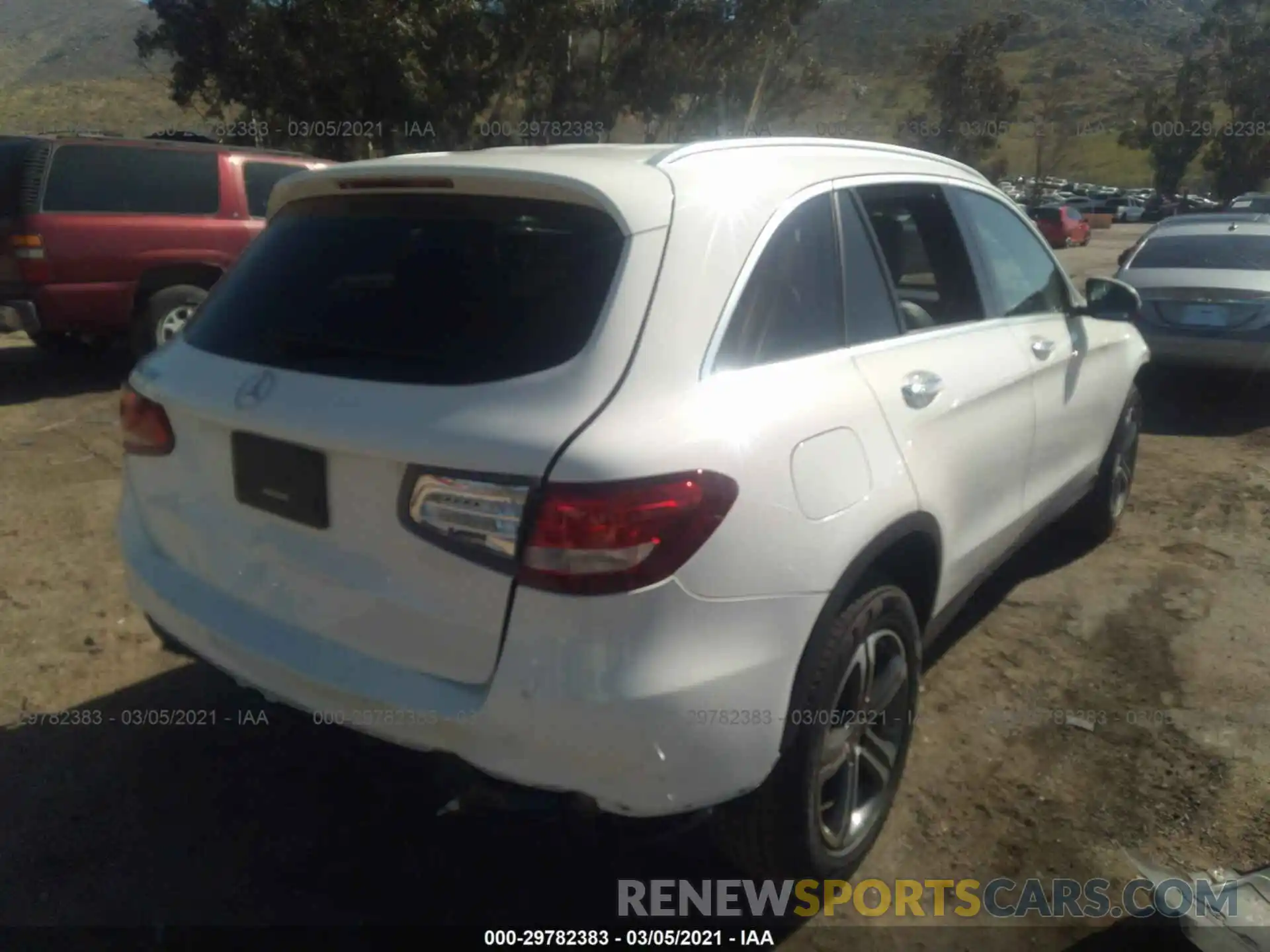 4 Photograph of a damaged car WDC0G4JBXKV165606 MERCEDES-BENZ GLC 2019