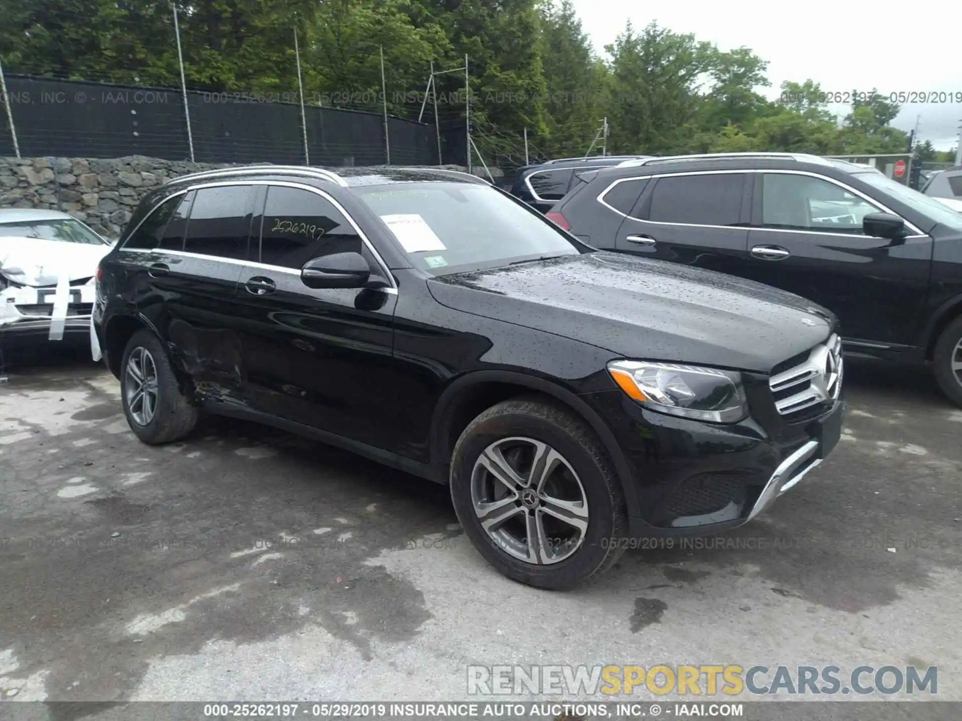 1 Photograph of a damaged car WDC0G4KB0KF582449 MERCEDES-BENZ GLC 2019