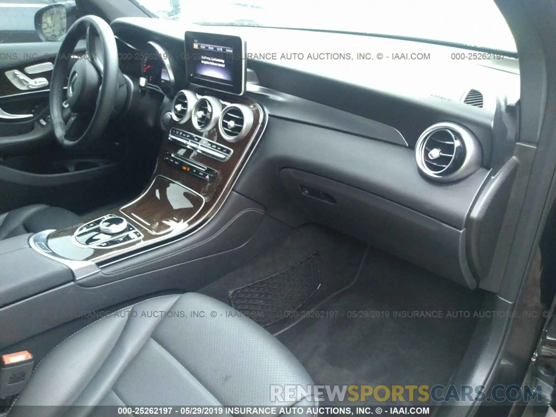 5 Photograph of a damaged car WDC0G4KB0KF582449 MERCEDES-BENZ GLC 2019