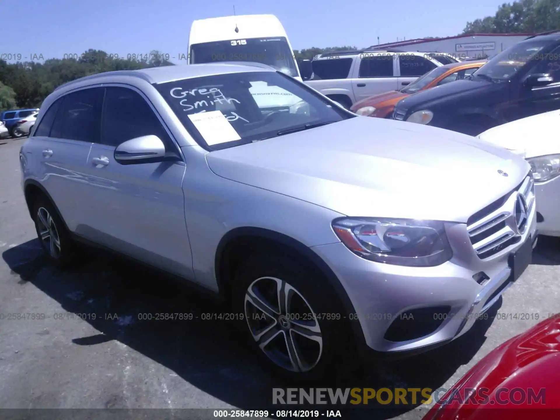 1 Photograph of a damaged car WDC0G4KB0KF582807 MERCEDES-BENZ GLC 2019