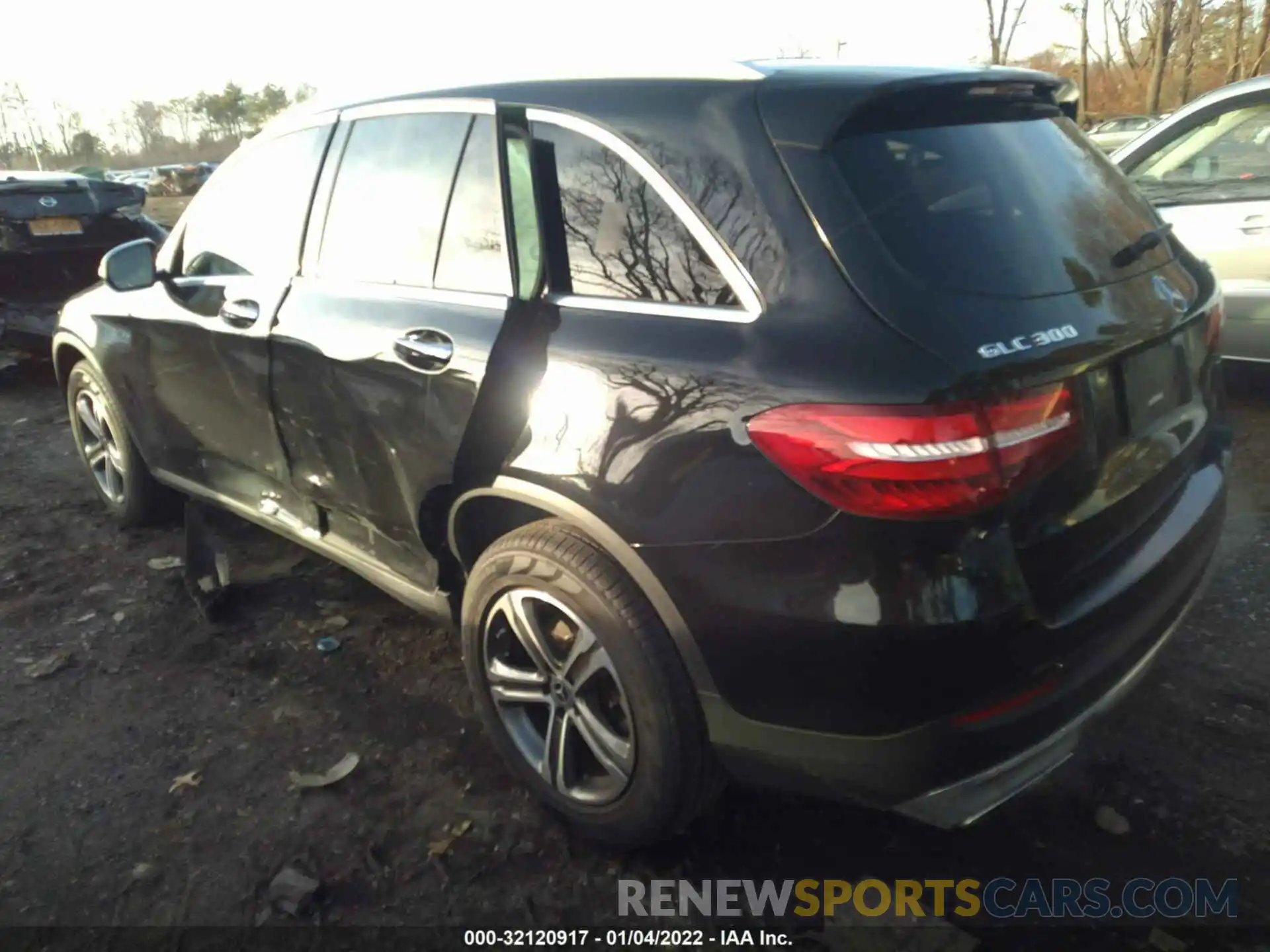 3 Photograph of a damaged car WDC0G4KB0KF616647 MERCEDES-BENZ GLC 2019