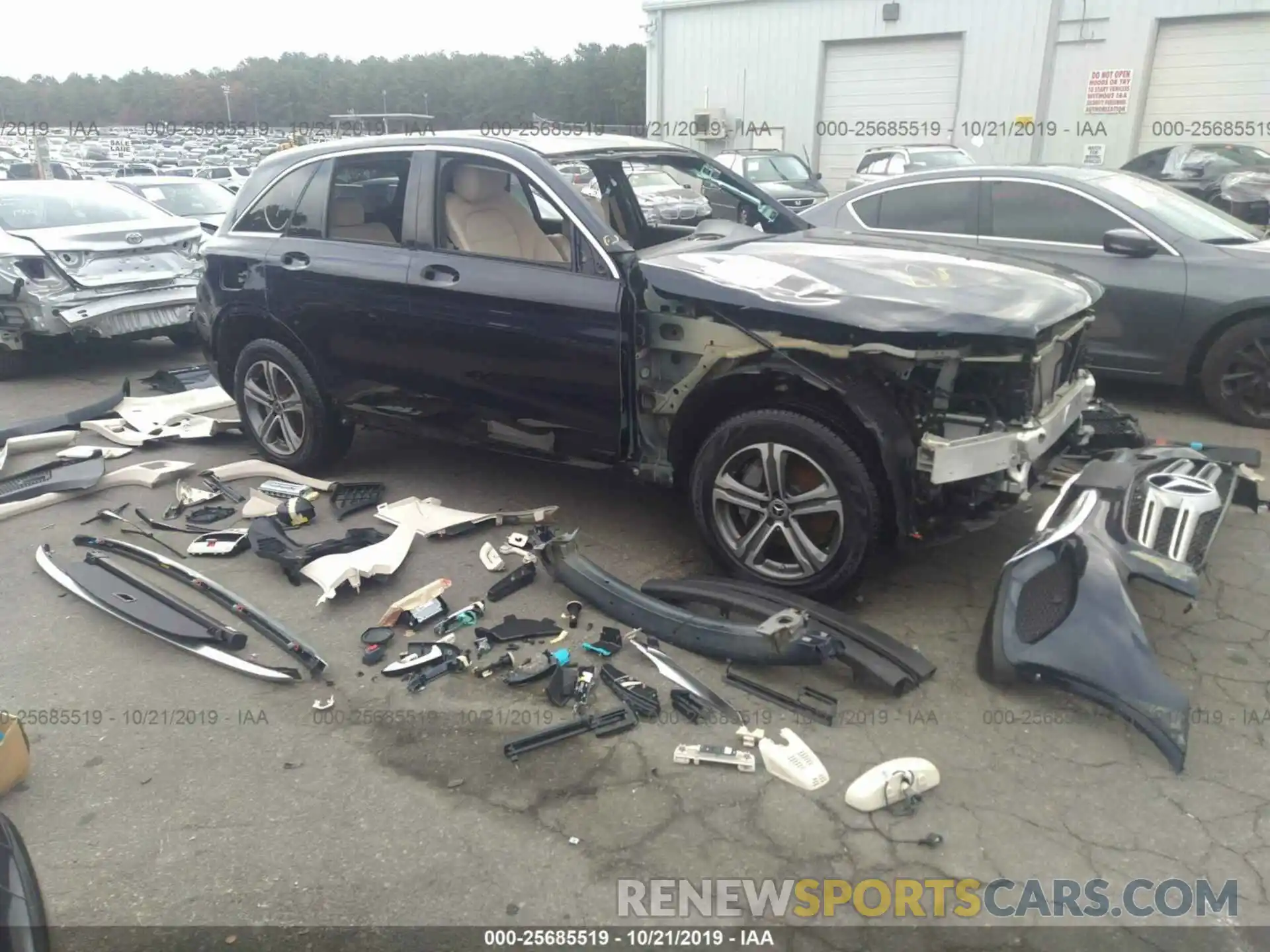 1 Photograph of a damaged car WDC0G4KB0KV128059 MERCEDES-BENZ GLC 2019