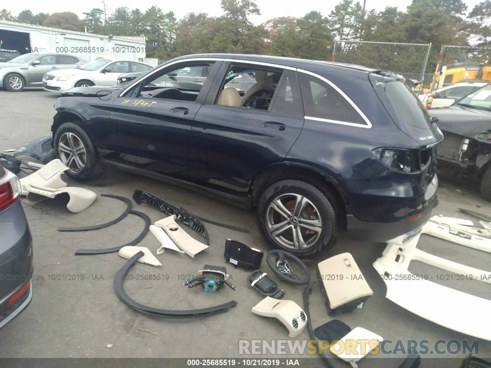 3 Photograph of a damaged car WDC0G4KB0KV128059 MERCEDES-BENZ GLC 2019