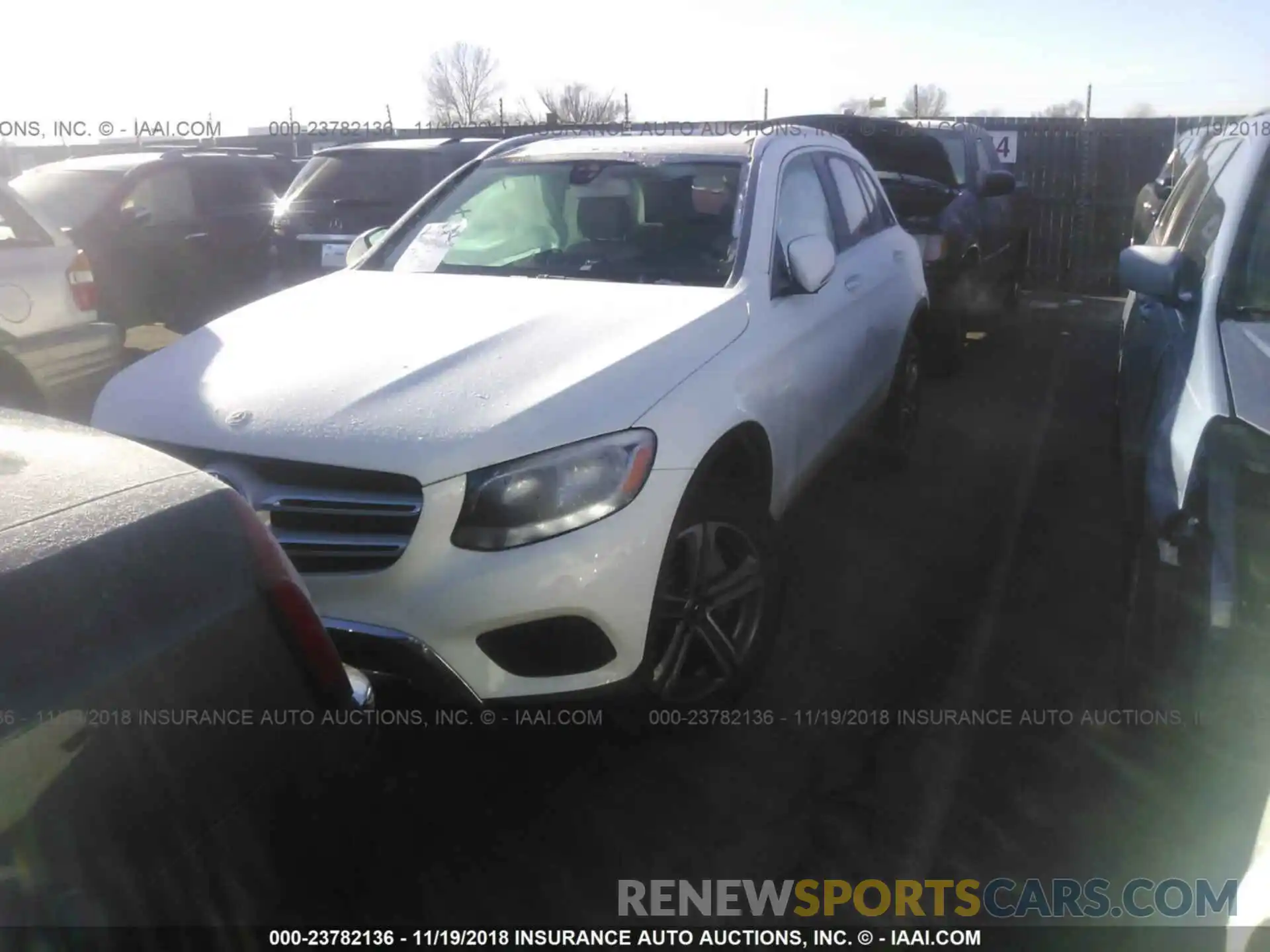 2 Photograph of a damaged car WDC0G4KB0KV138364 Mercedes-benz Glc 2019