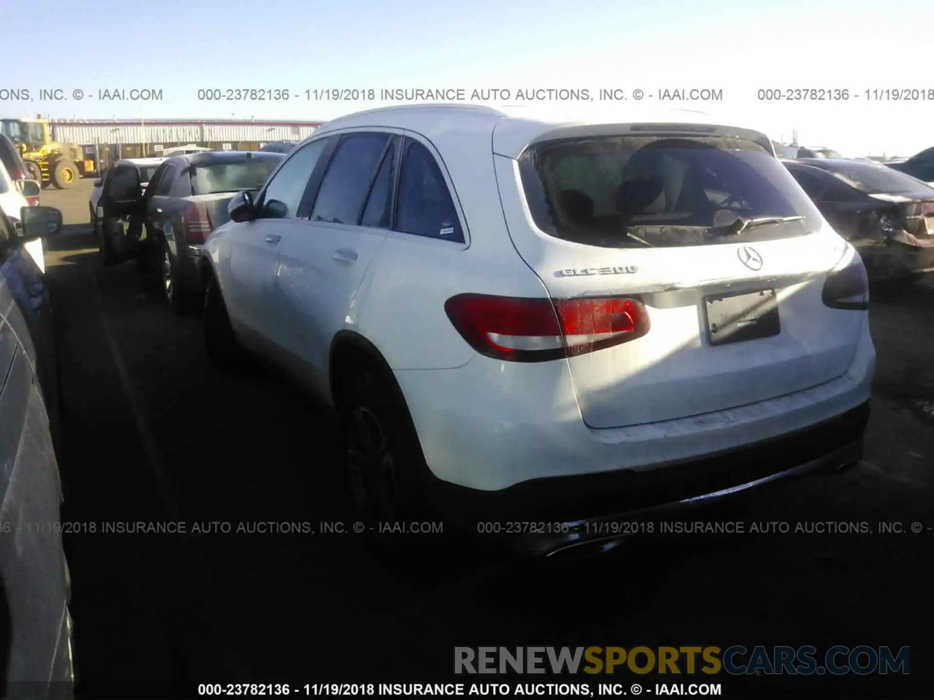 3 Photograph of a damaged car WDC0G4KB0KV138364 Mercedes-benz Glc 2019